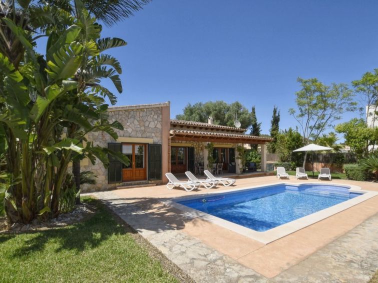 Villa Correfoc in Sa Pobla met open haard en privézwembad in Sa Pobla
