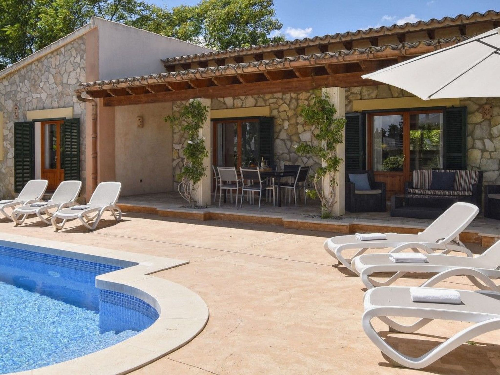 Moderne Villa mit privatem Pool in Crestatx