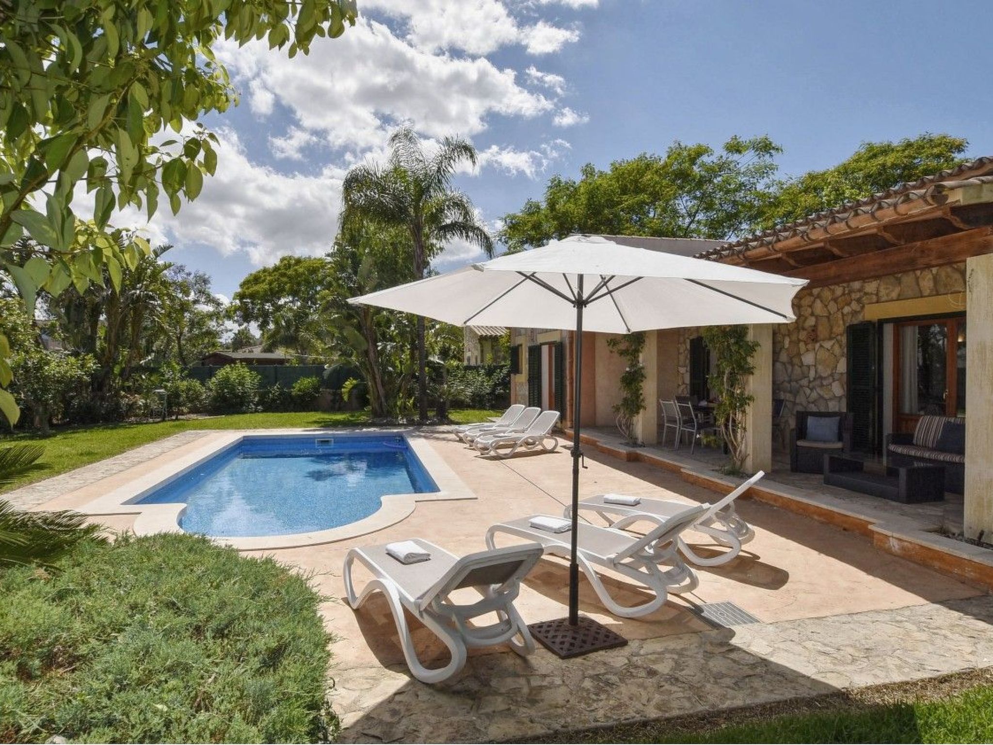 Moderne Villa mit privatem Pool in Crestatx-Image-tags.info