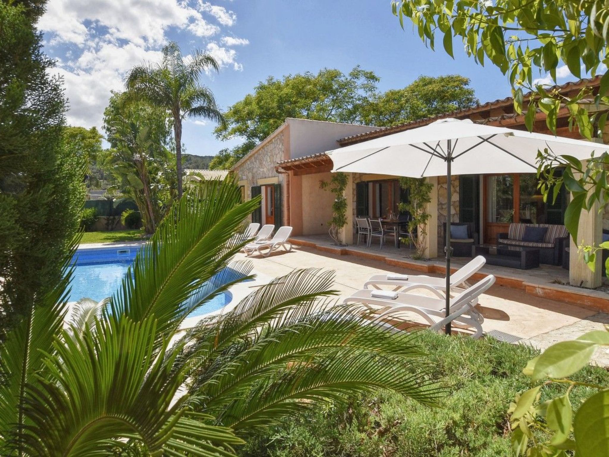 Moderne Villa mit privatem Pool in Crestatx-Draußen