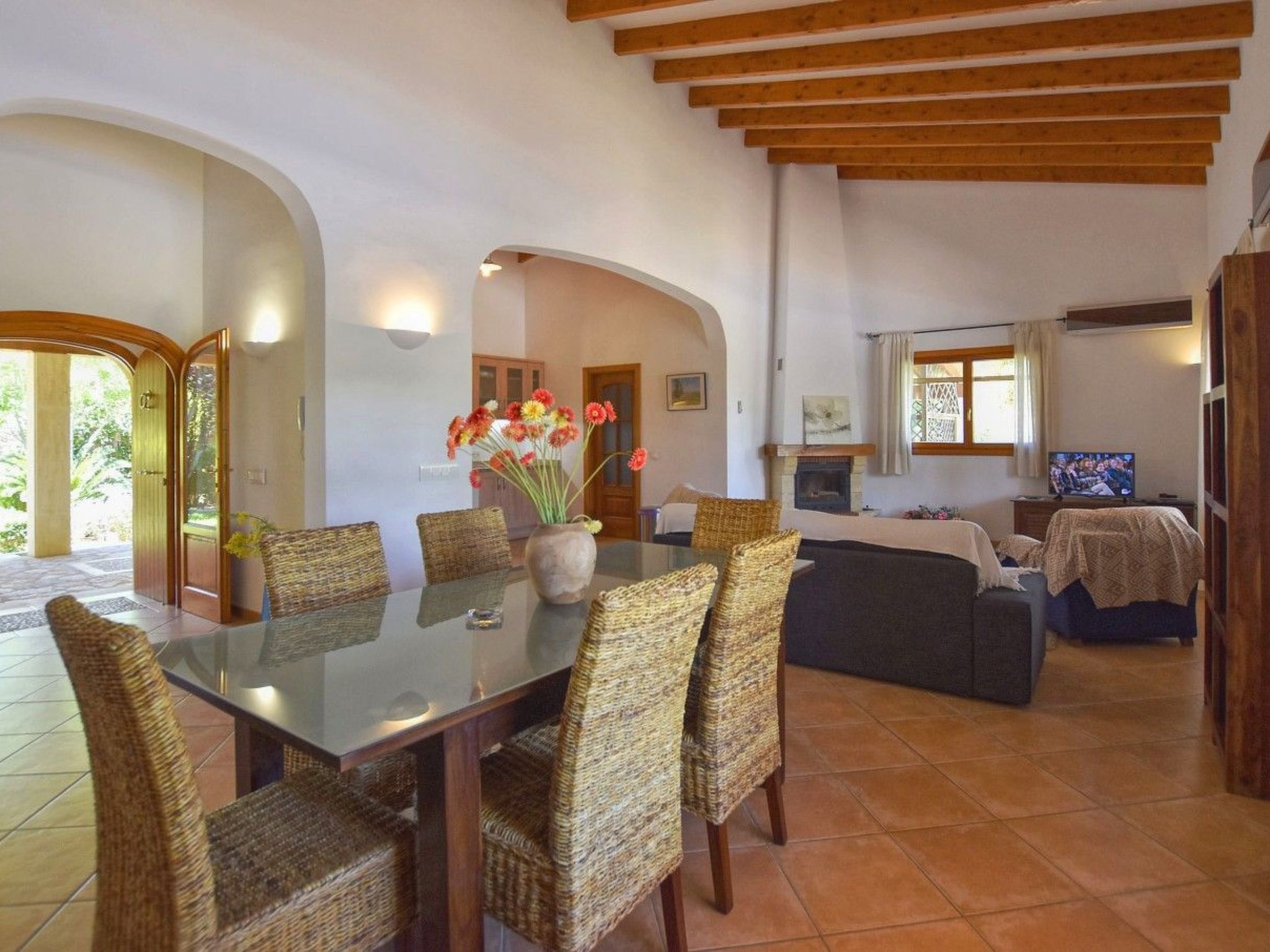 Moderne Villa mit privatem Pool in Crestatx-Drinnen