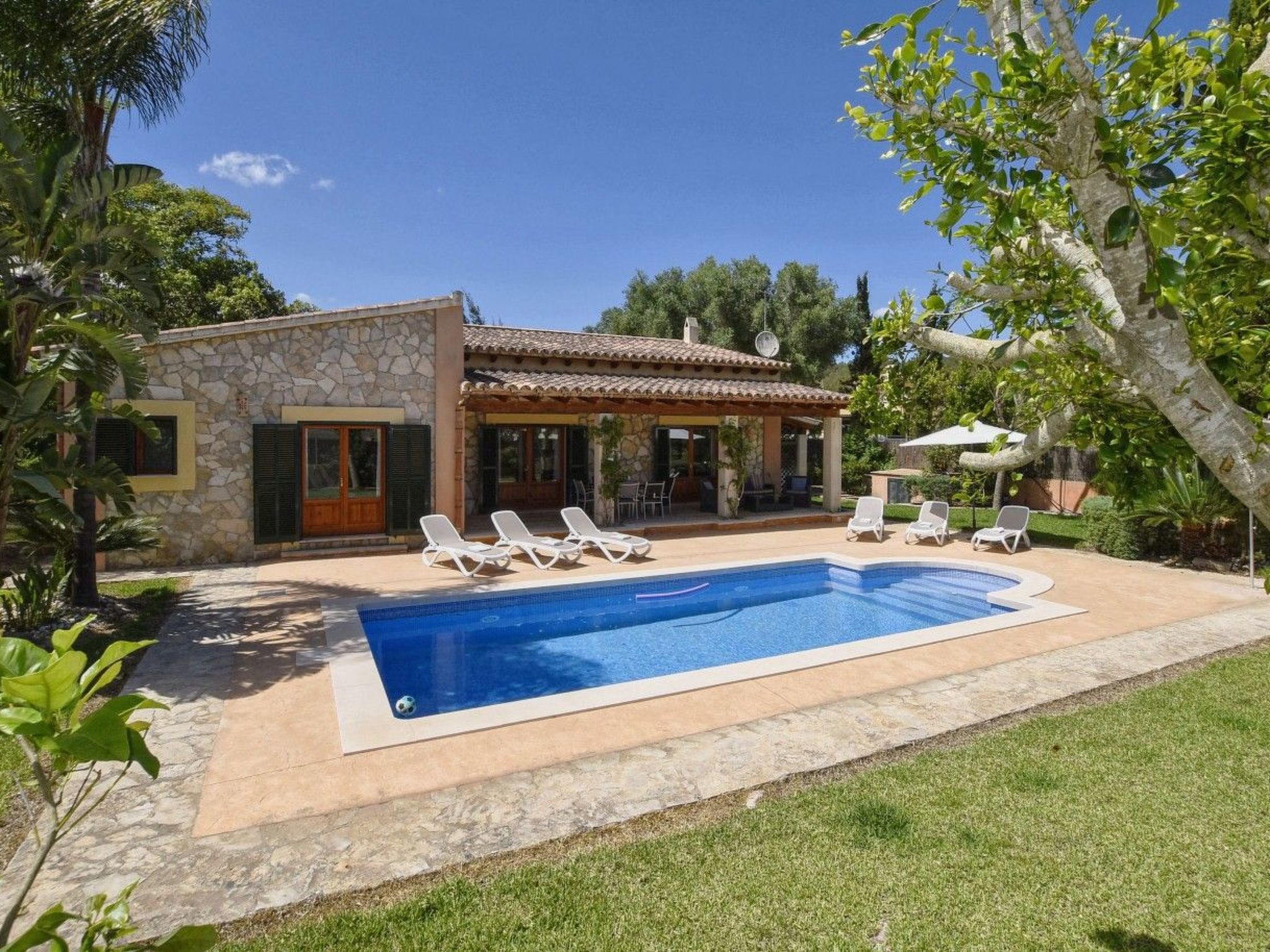 Moderne Villa mit privatem Pool in Crestatx