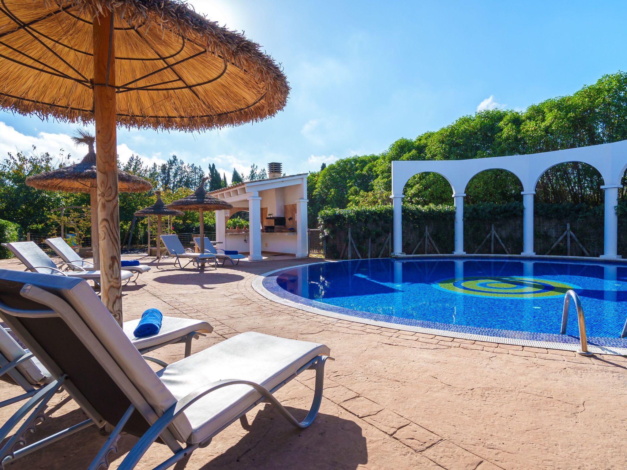 Schönes Landhaus mit Pool für 6 Personen-Inside