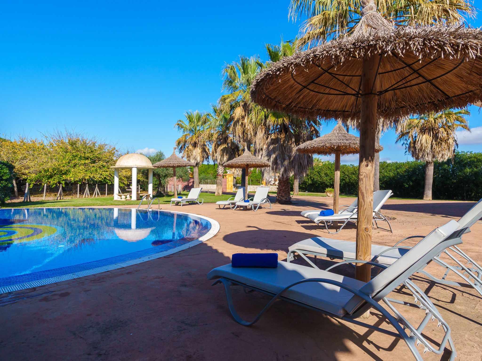 Schönes Landhaus mit Pool für 6 Personen-Inside