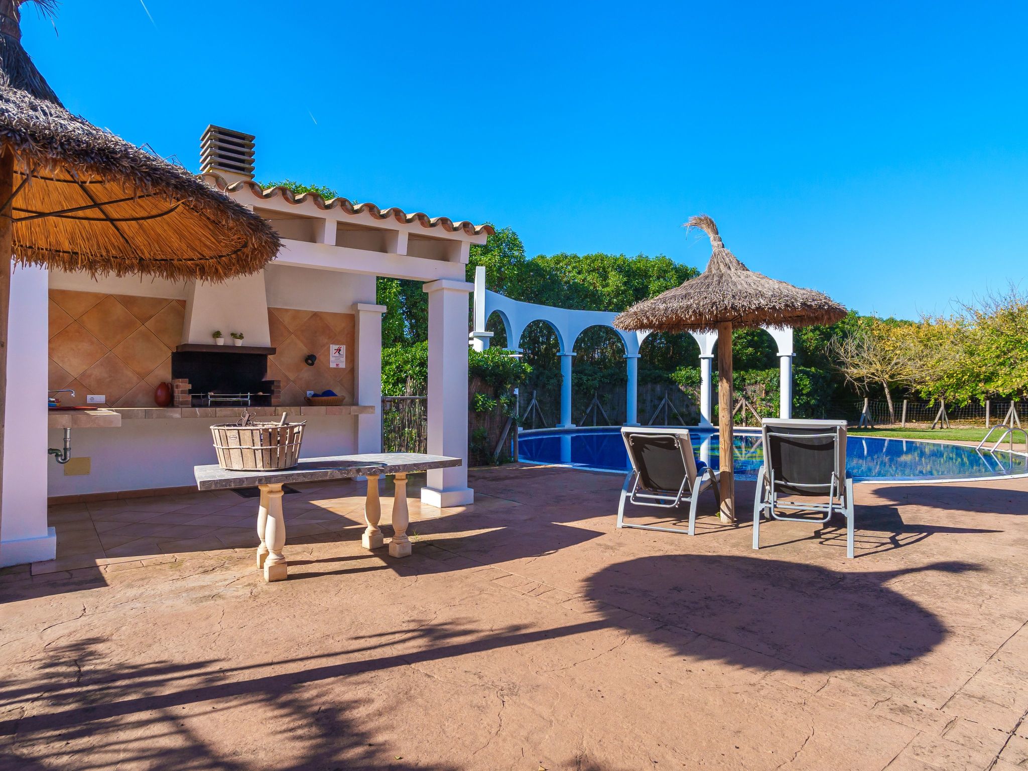 Schönes Landhaus mit Pool für 6 Personen-Inside