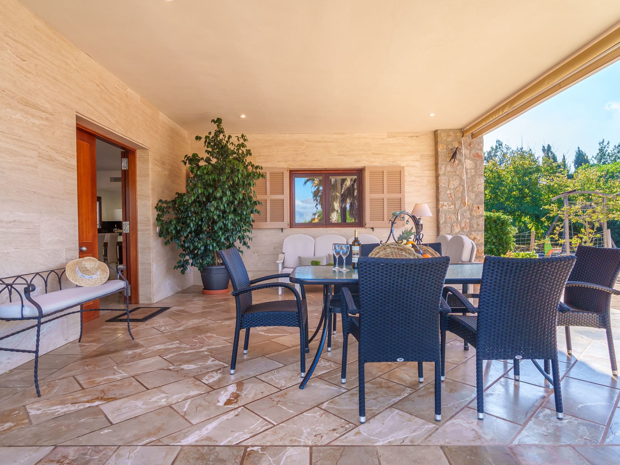 Schönes Landhaus mit Pool für 6 Personen-Inside