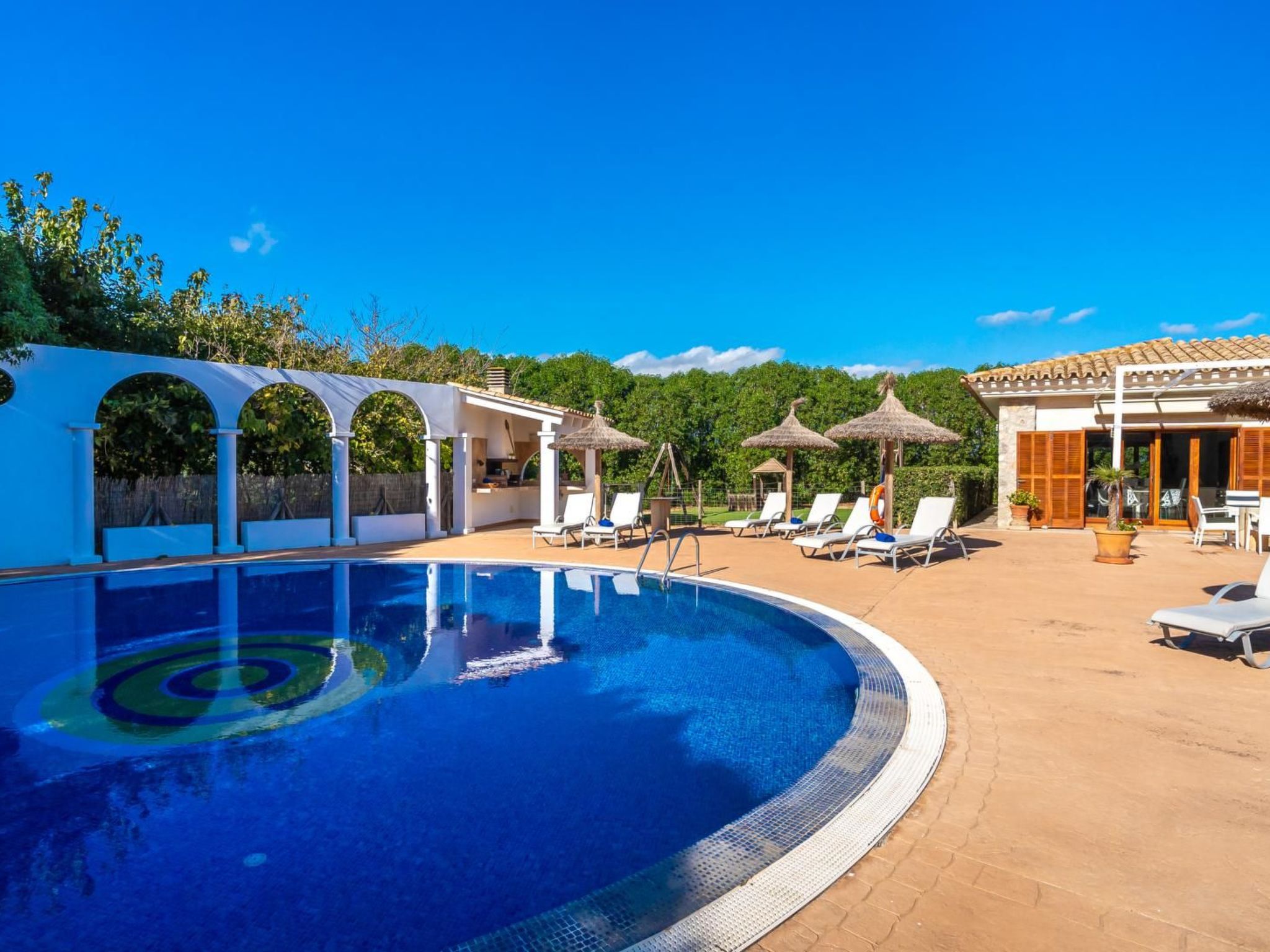 Schönes Landhaus mit Pool für 8 Personen-Dedans