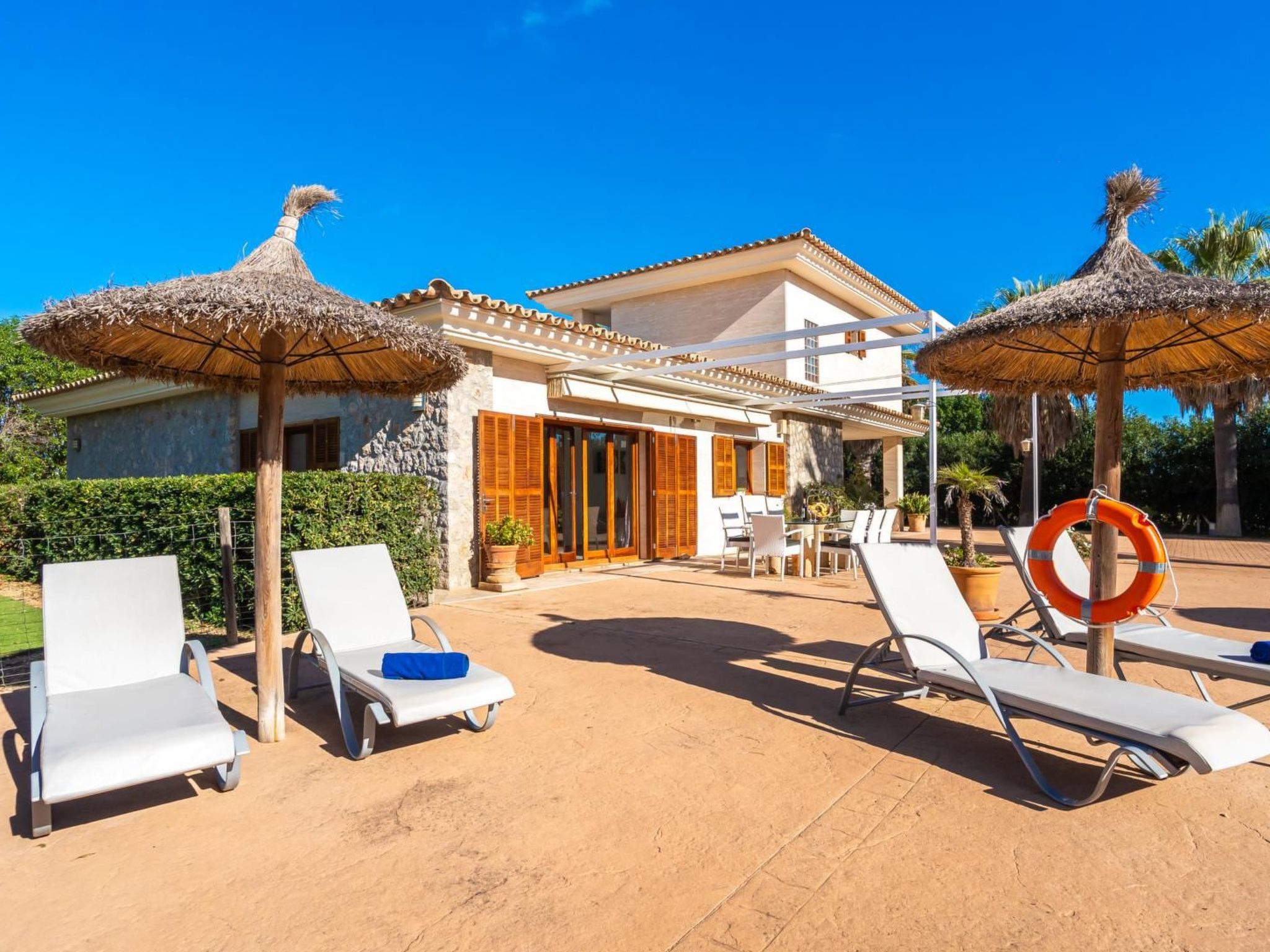 Schönes Landhaus mit Pool für 8 Personen-Dedans