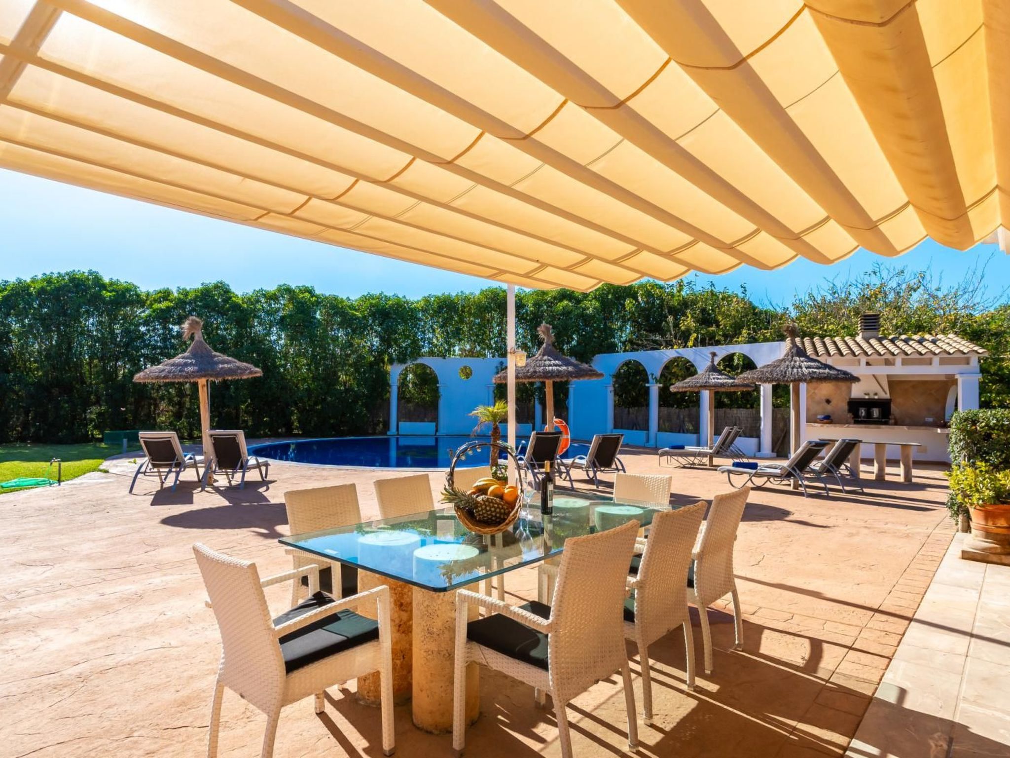 Schönes Landhaus mit Pool für 8 Personen-Dedans