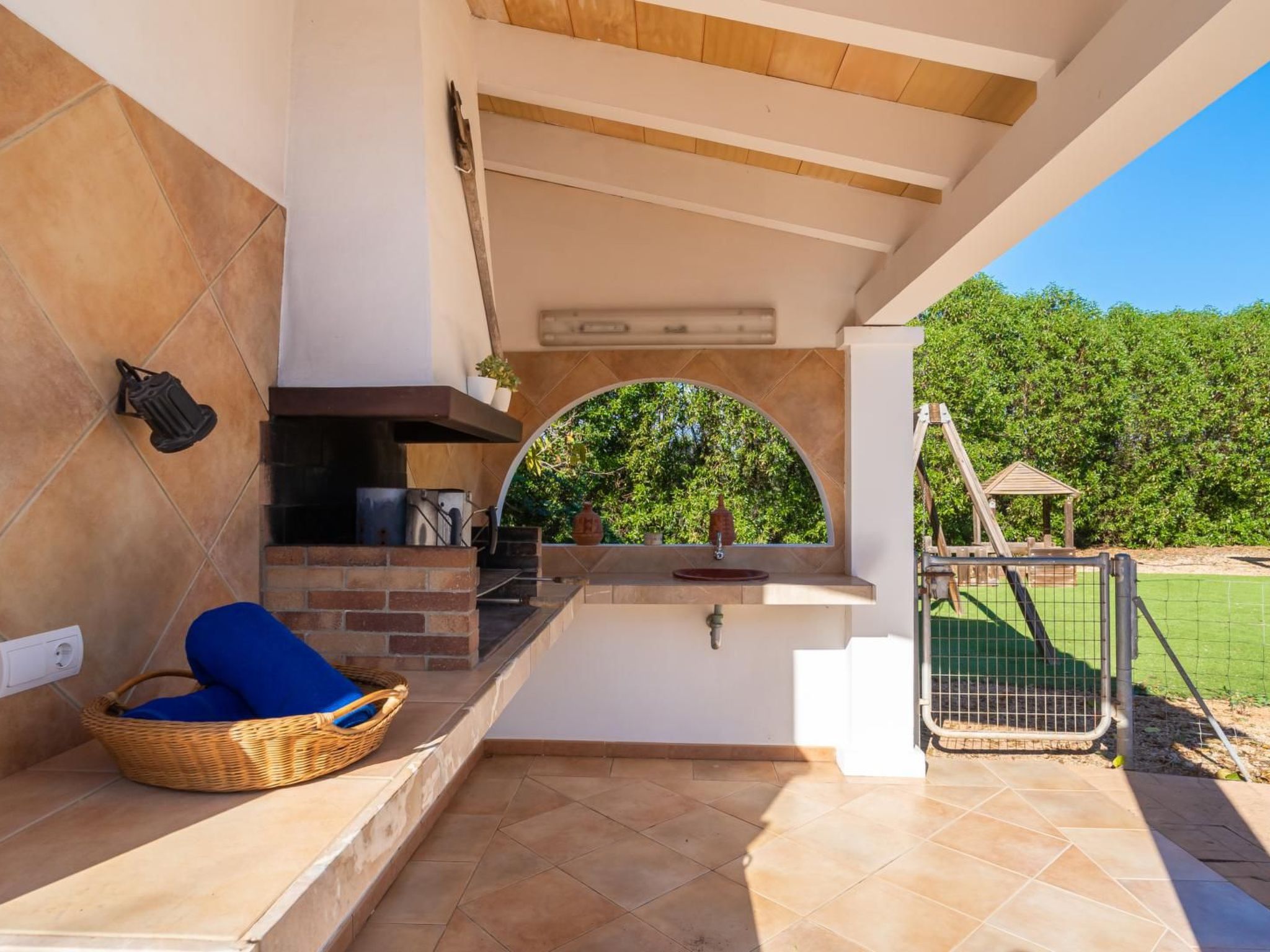 Schönes Landhaus mit Pool für 8 Personen-Dedans