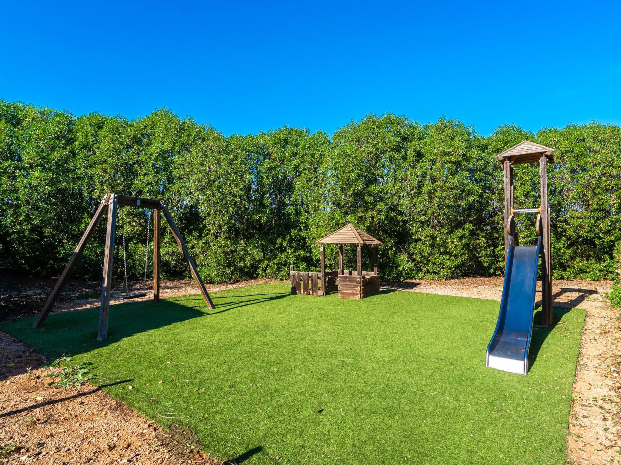 Schönes Landhaus mit Pool für 8 Personen