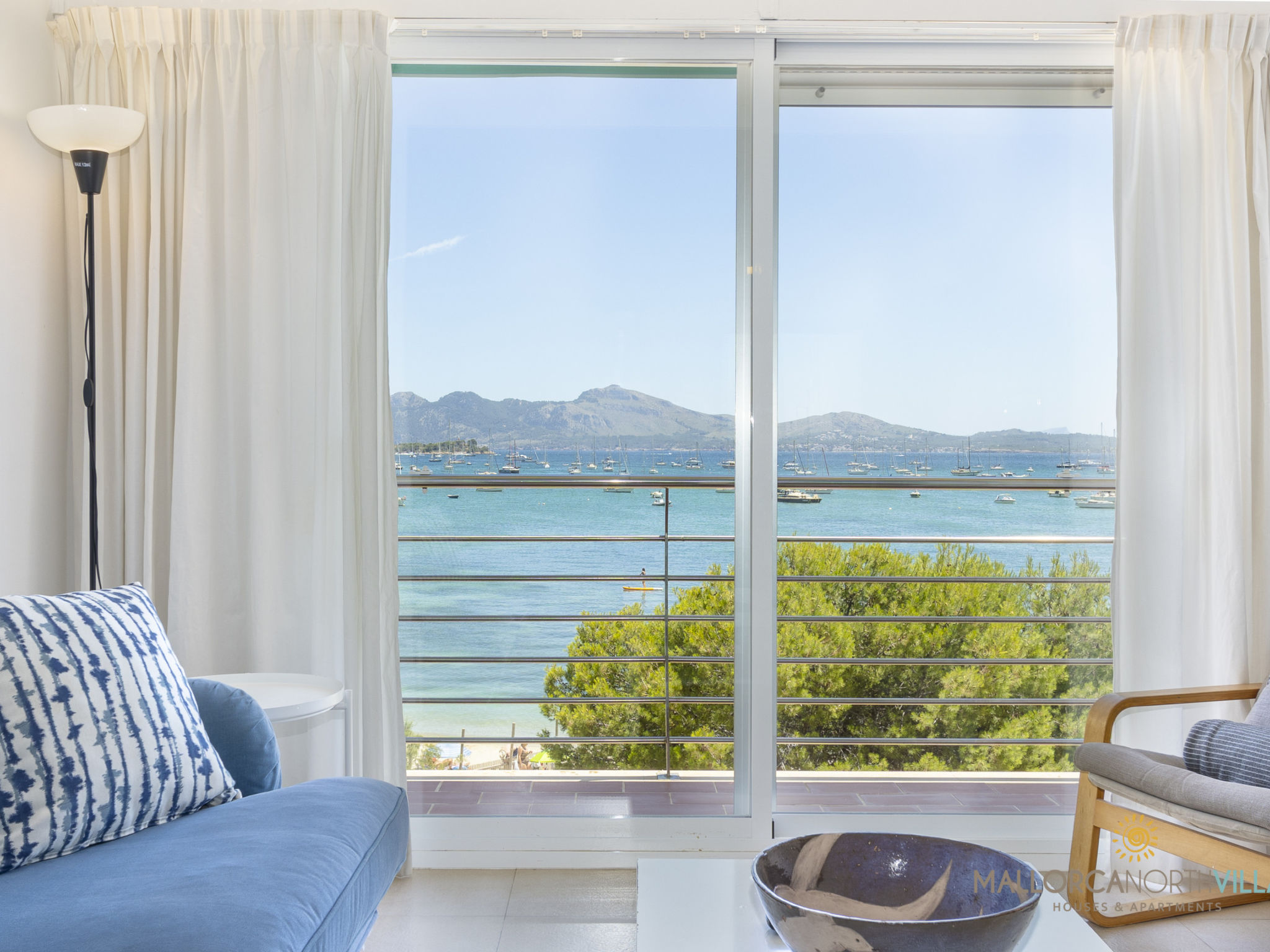 Het appartement in Port de Pollença heeft 2 slaapkamer(s) en is geschikt voor families en groepen tot 4 personen. 
Deze comfortabel ingerichte woning is goed belicht,   De accommodatie heeft een oppe..