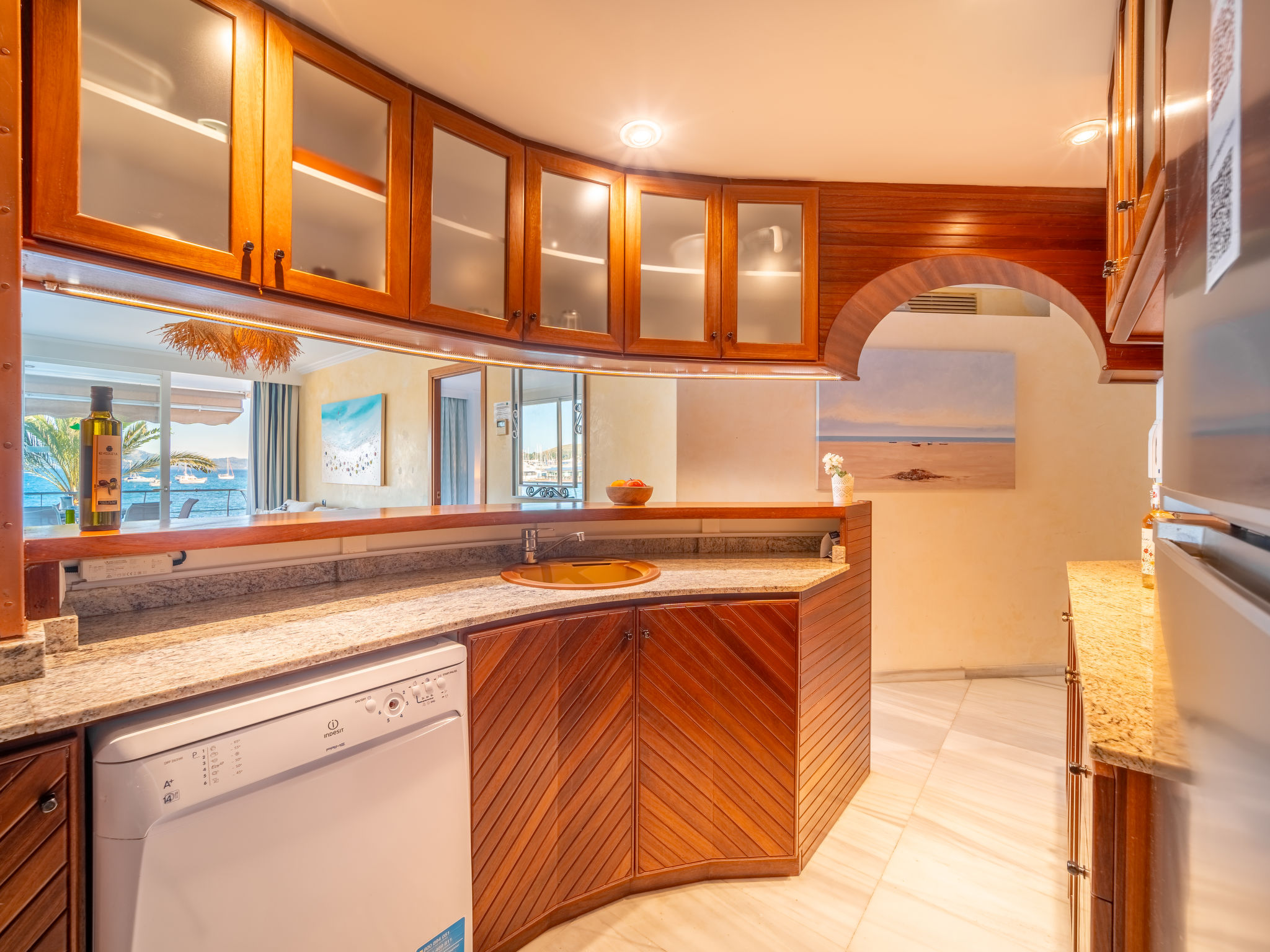 Natalia Beach-Binnen