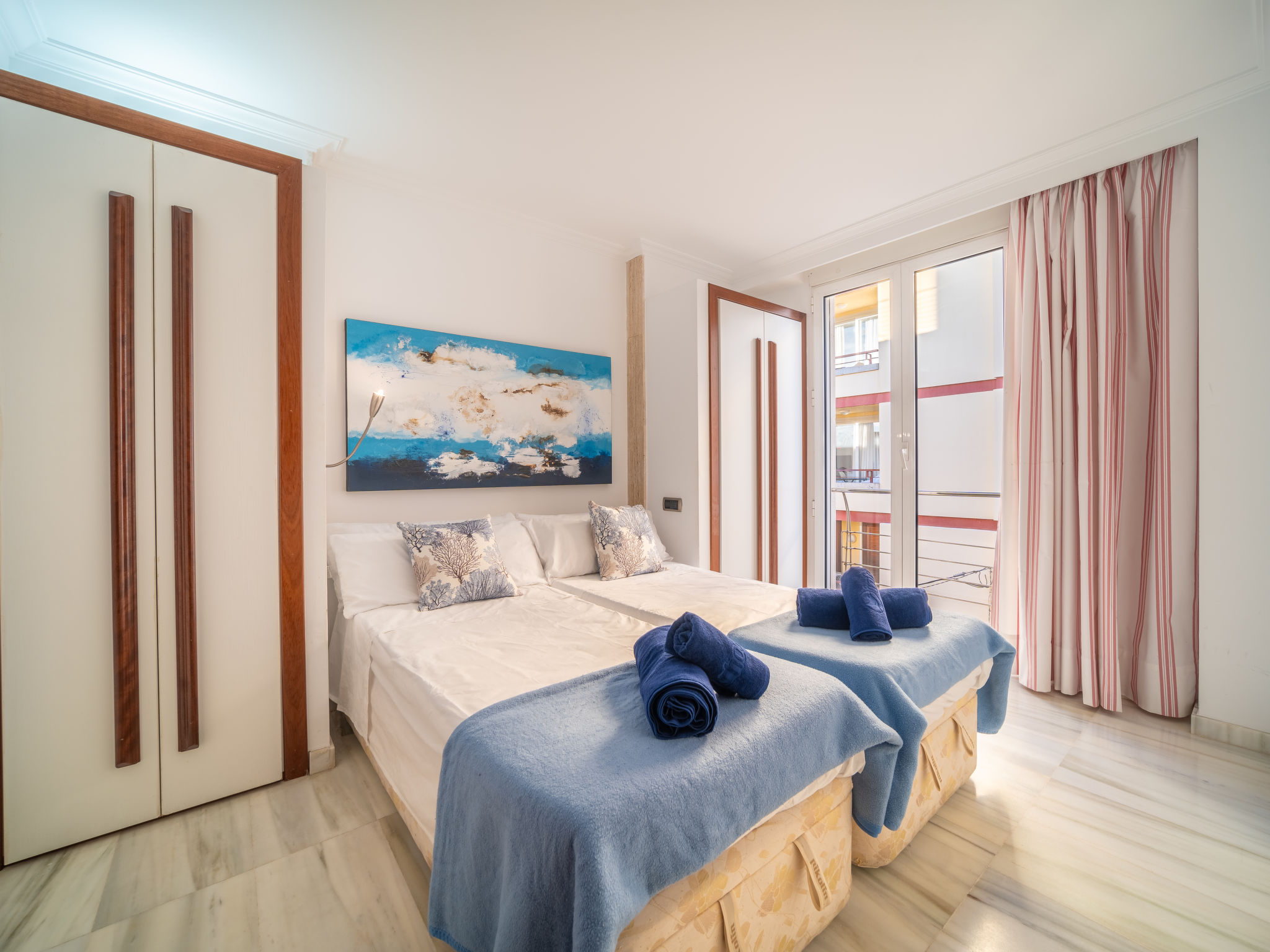 Natalia Beach-Binnen