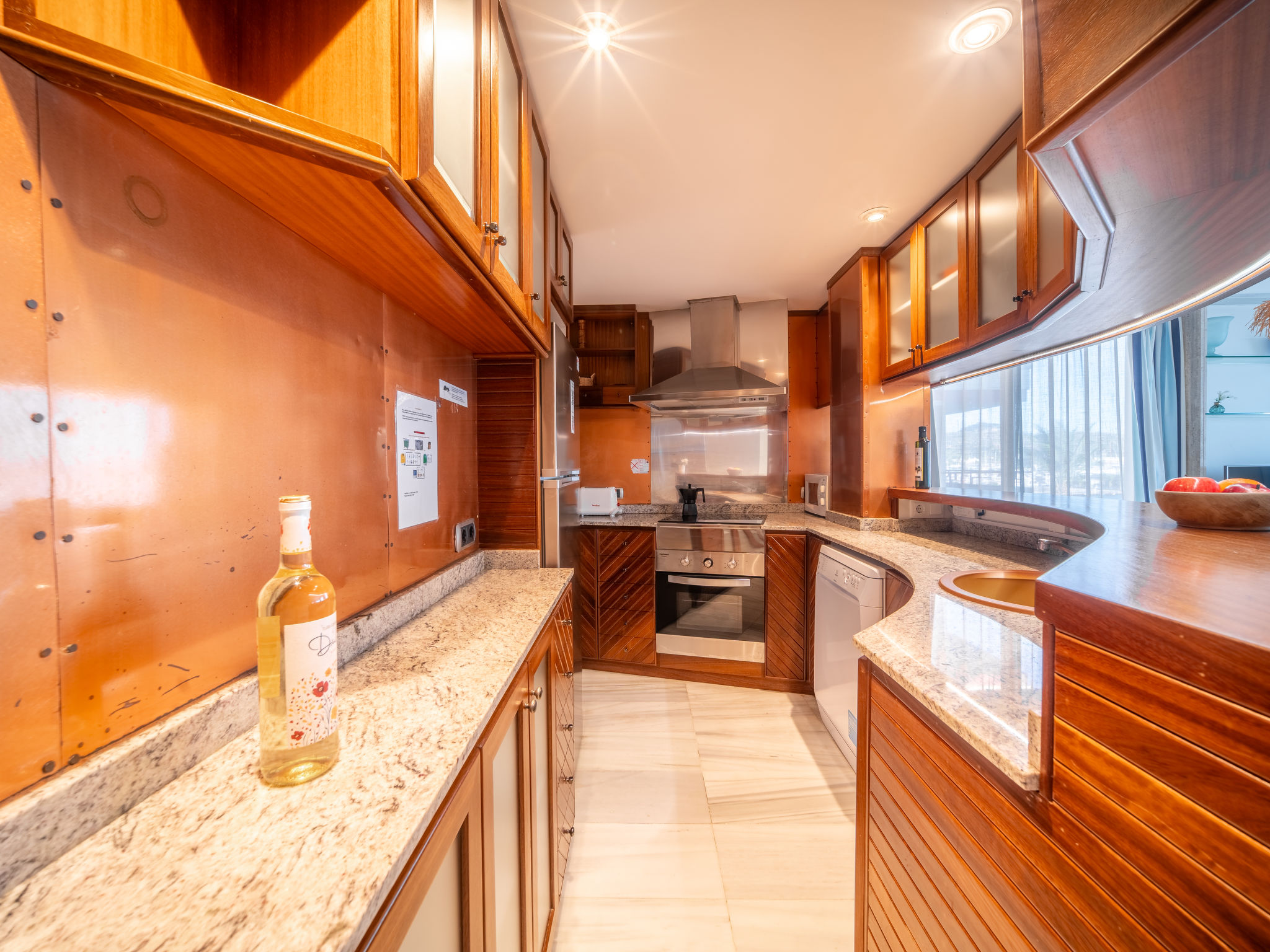 Natalia Beach-Binnen