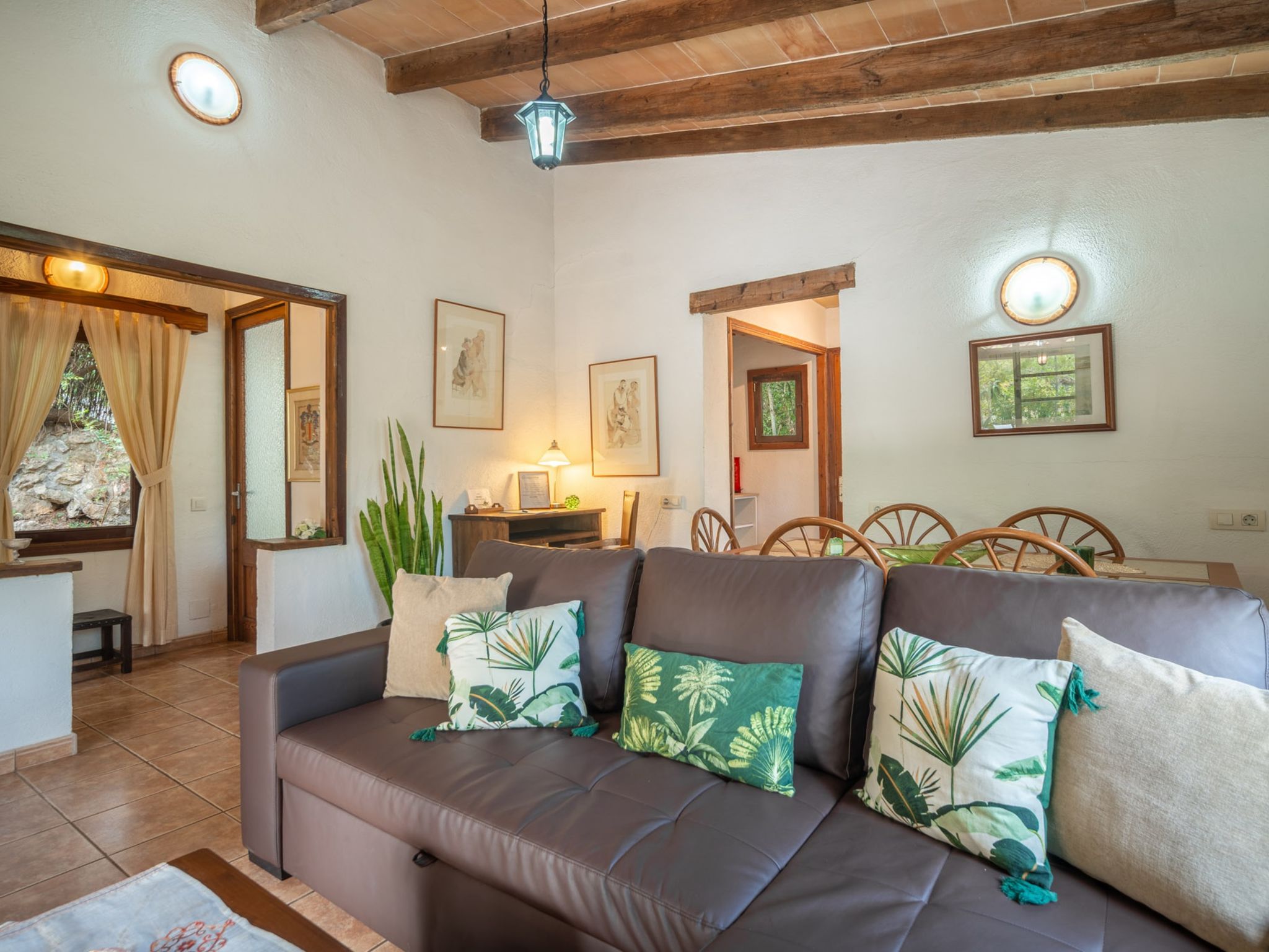 La Salve Can Jordi-Binnen