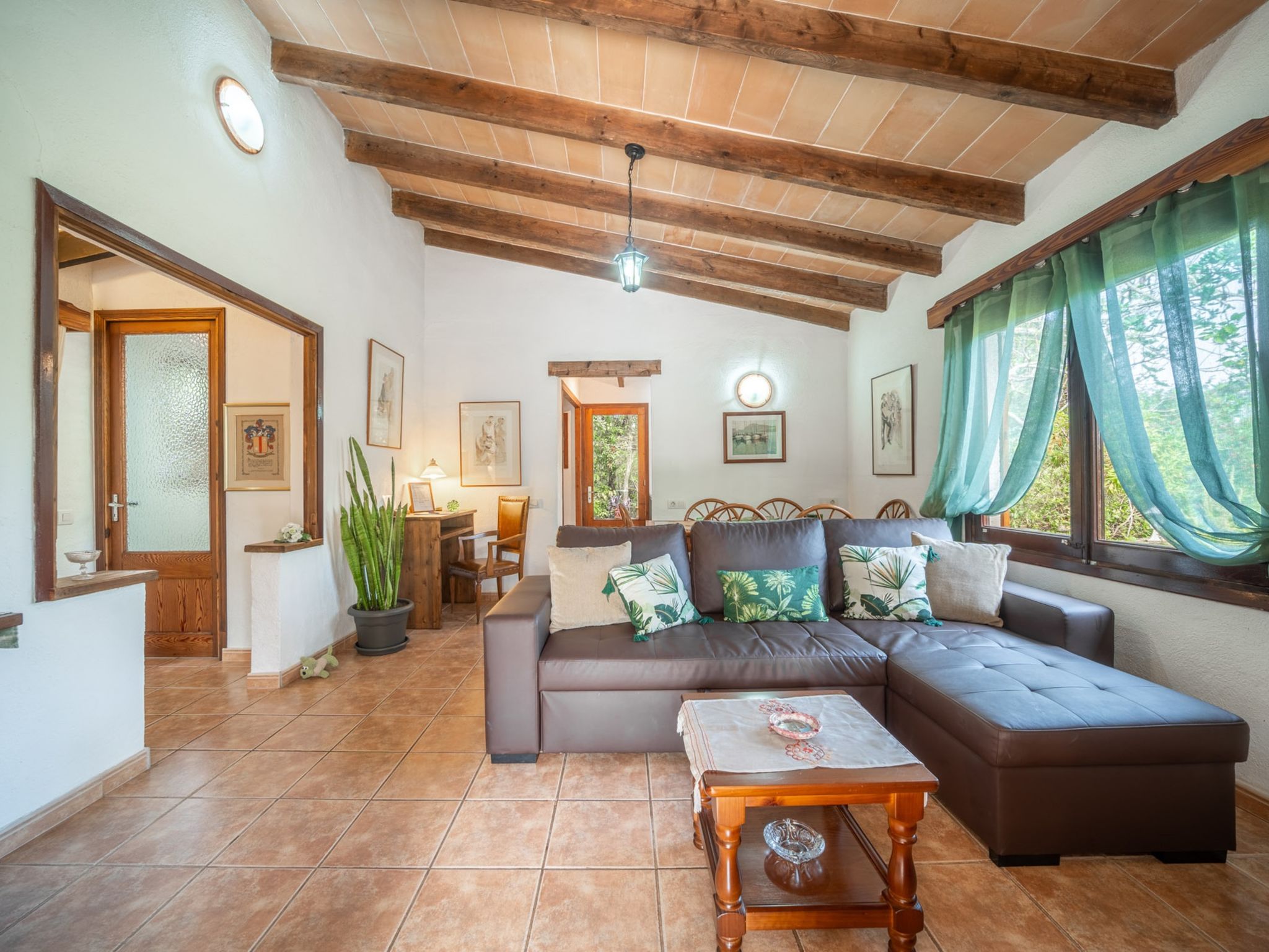 La Salve Can Jordi-Binnen