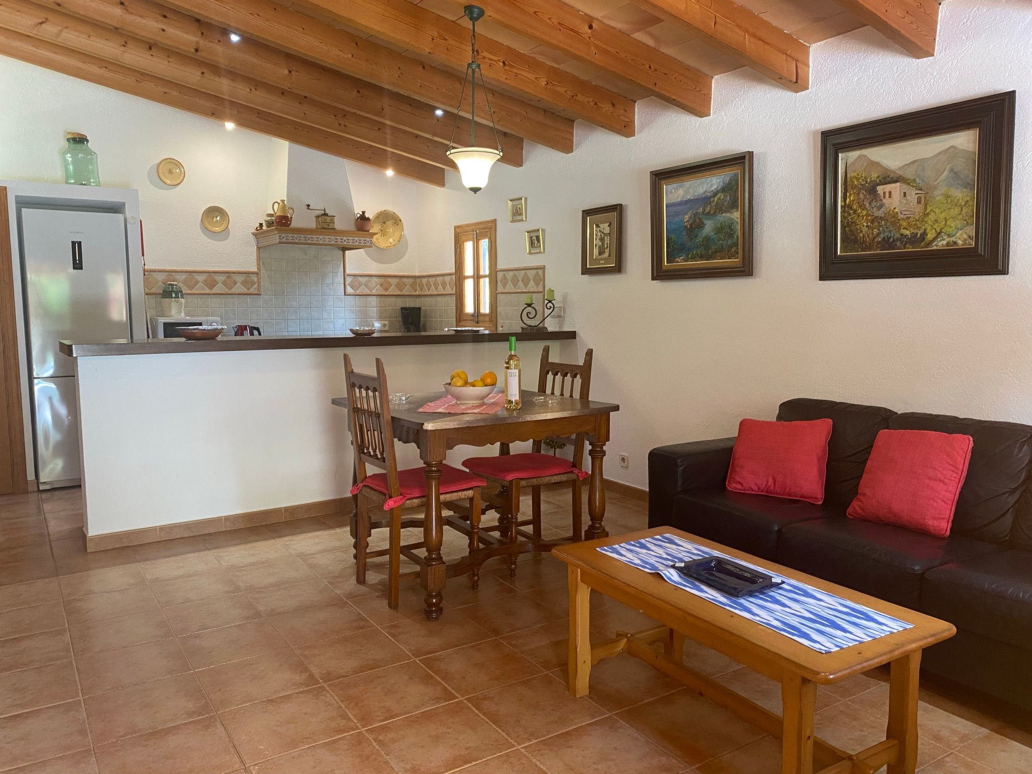 Finca mit Garten, Grill und Terrasse-Drinnen