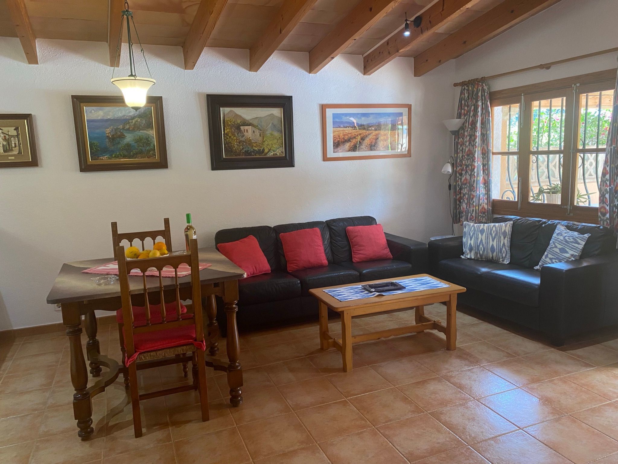 Finca mit Garten, Grill und Terrasse-Drinnen