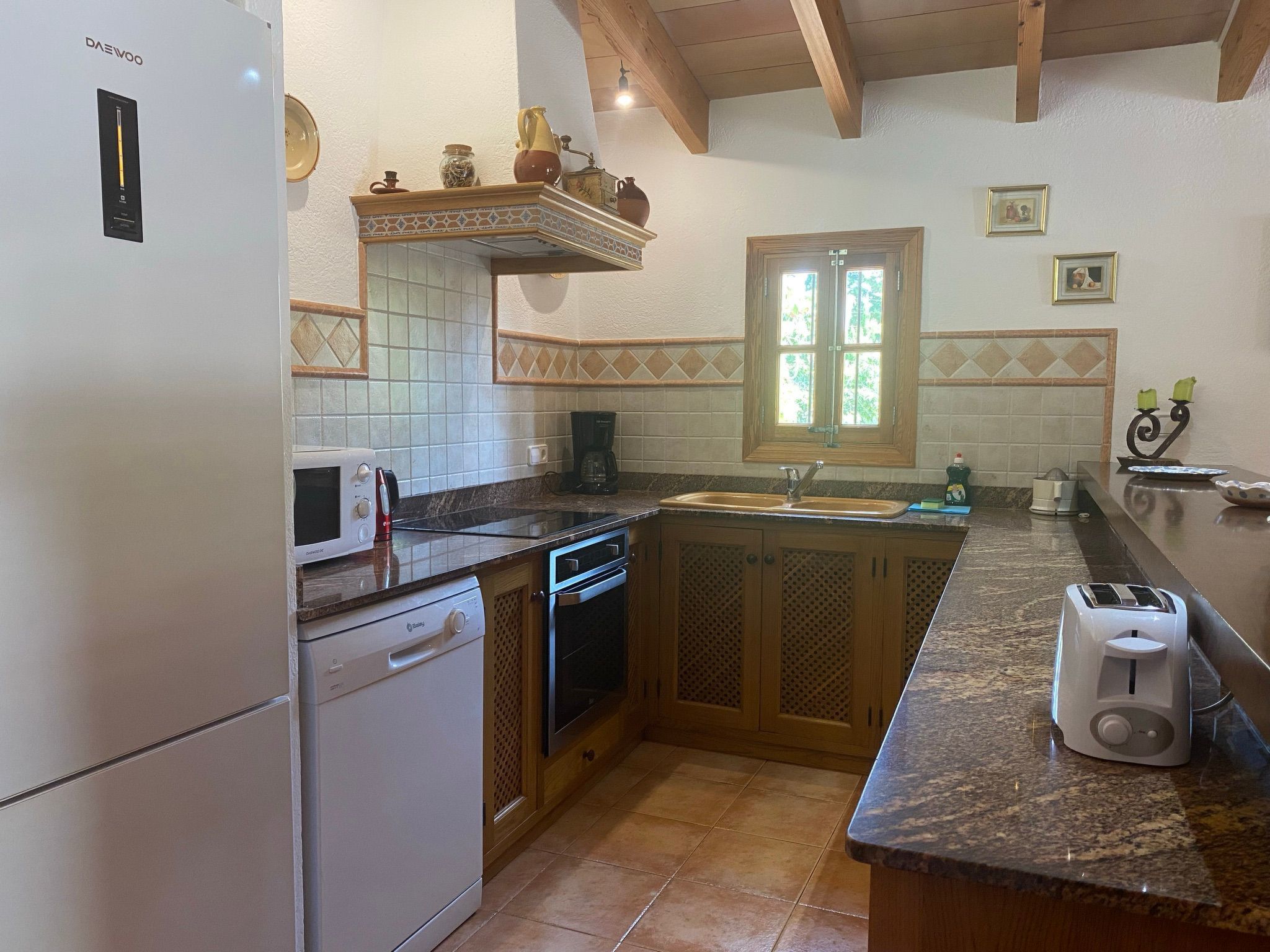 Finca mit Garten, Grill und Terrasse-Drinnen