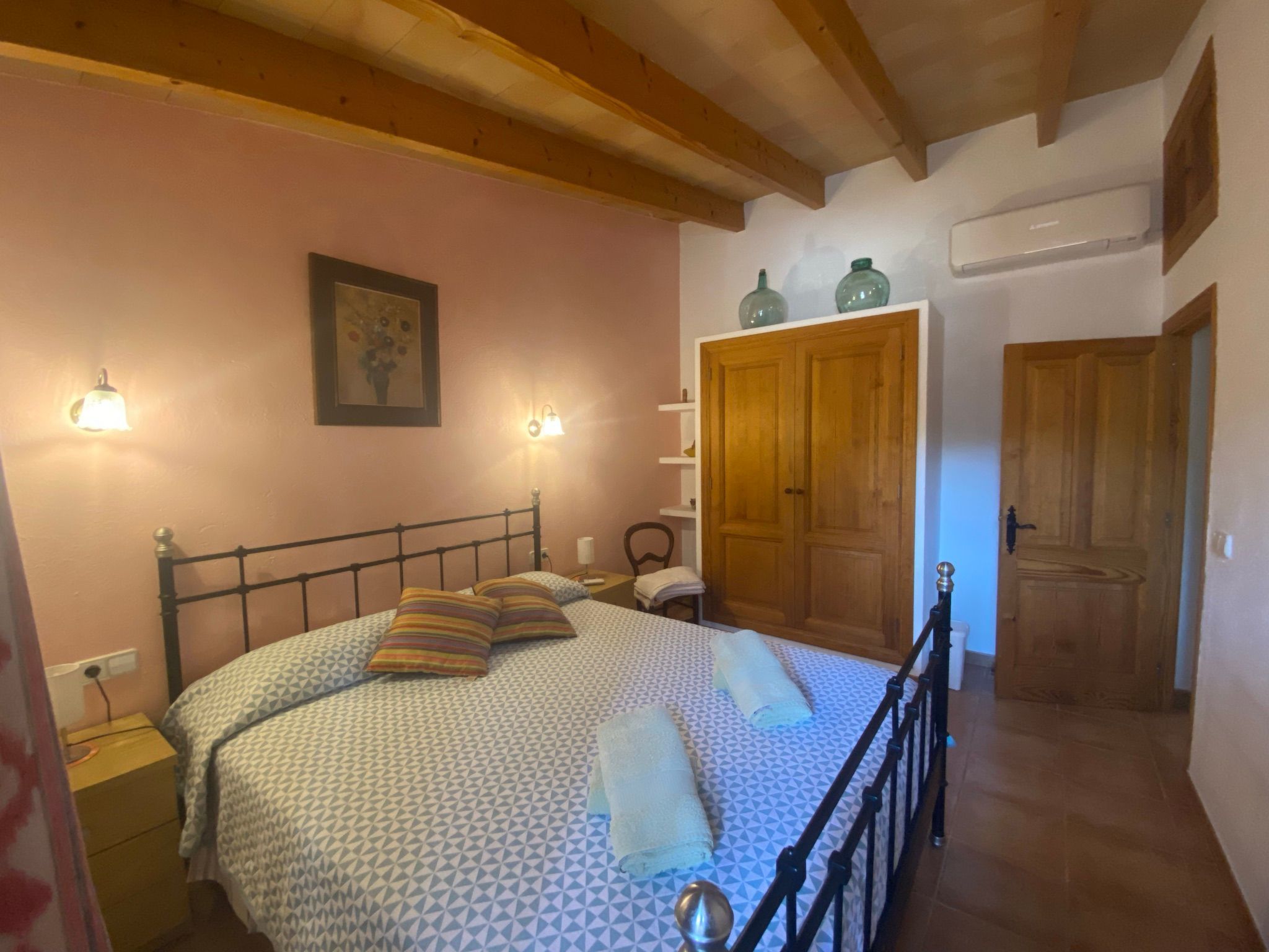 Finca mit Garten, Grill und Terrasse-Drinnen