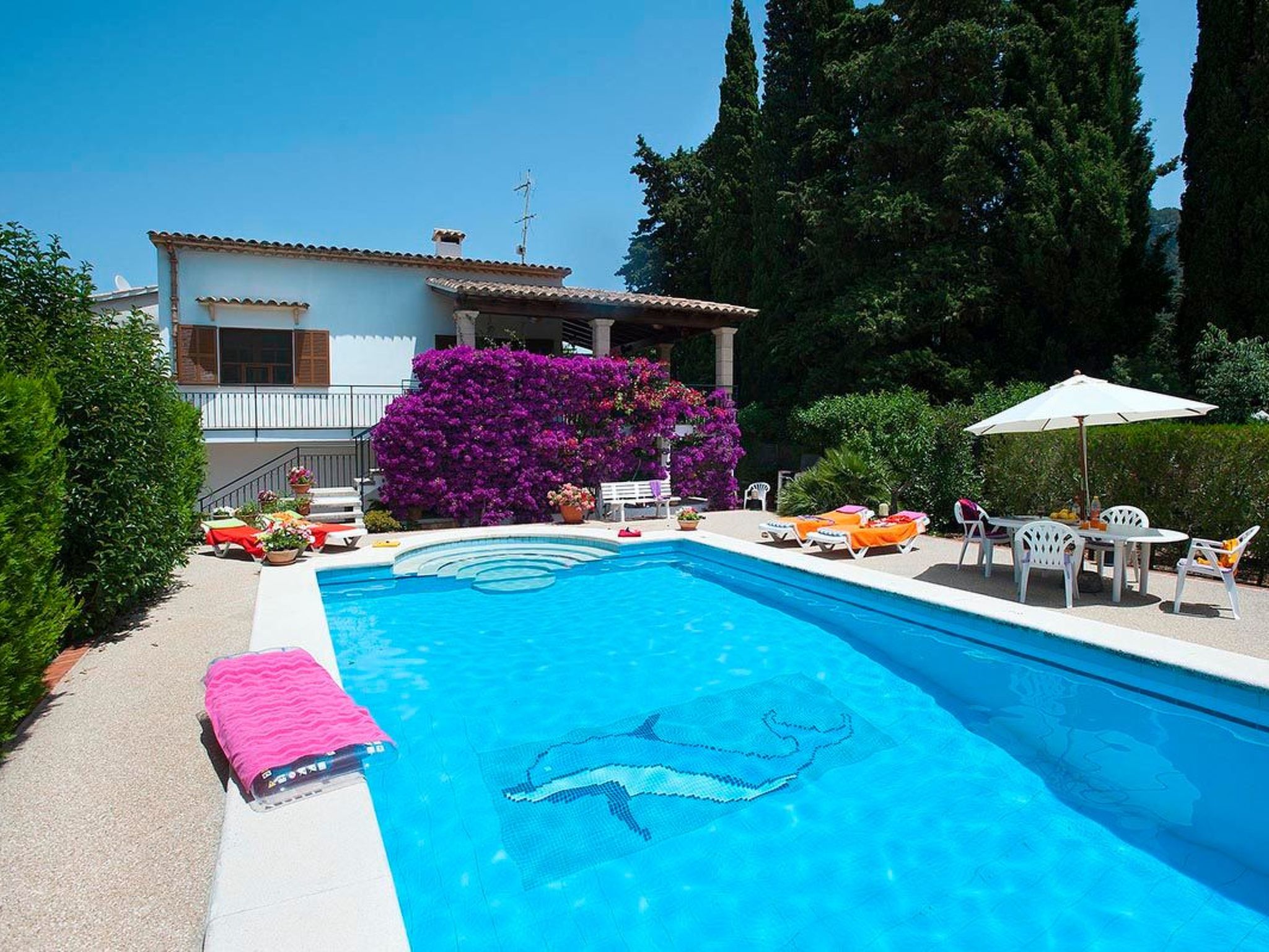 Villa 800 m vom Zentrum von Pollença entfernt-Drinnen