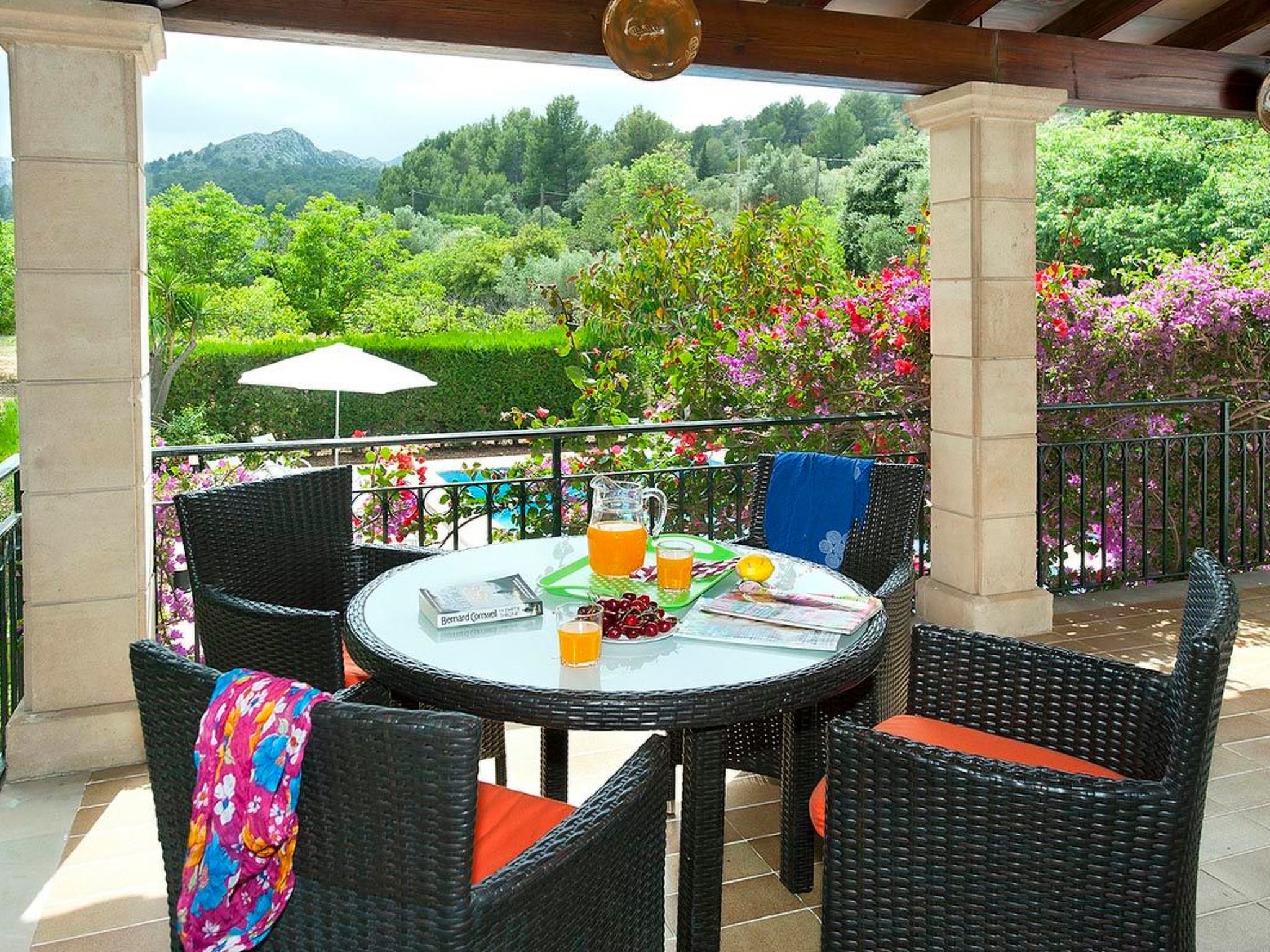 Villa 800 m vom Zentrum von Pollença entfernt-Drinnen