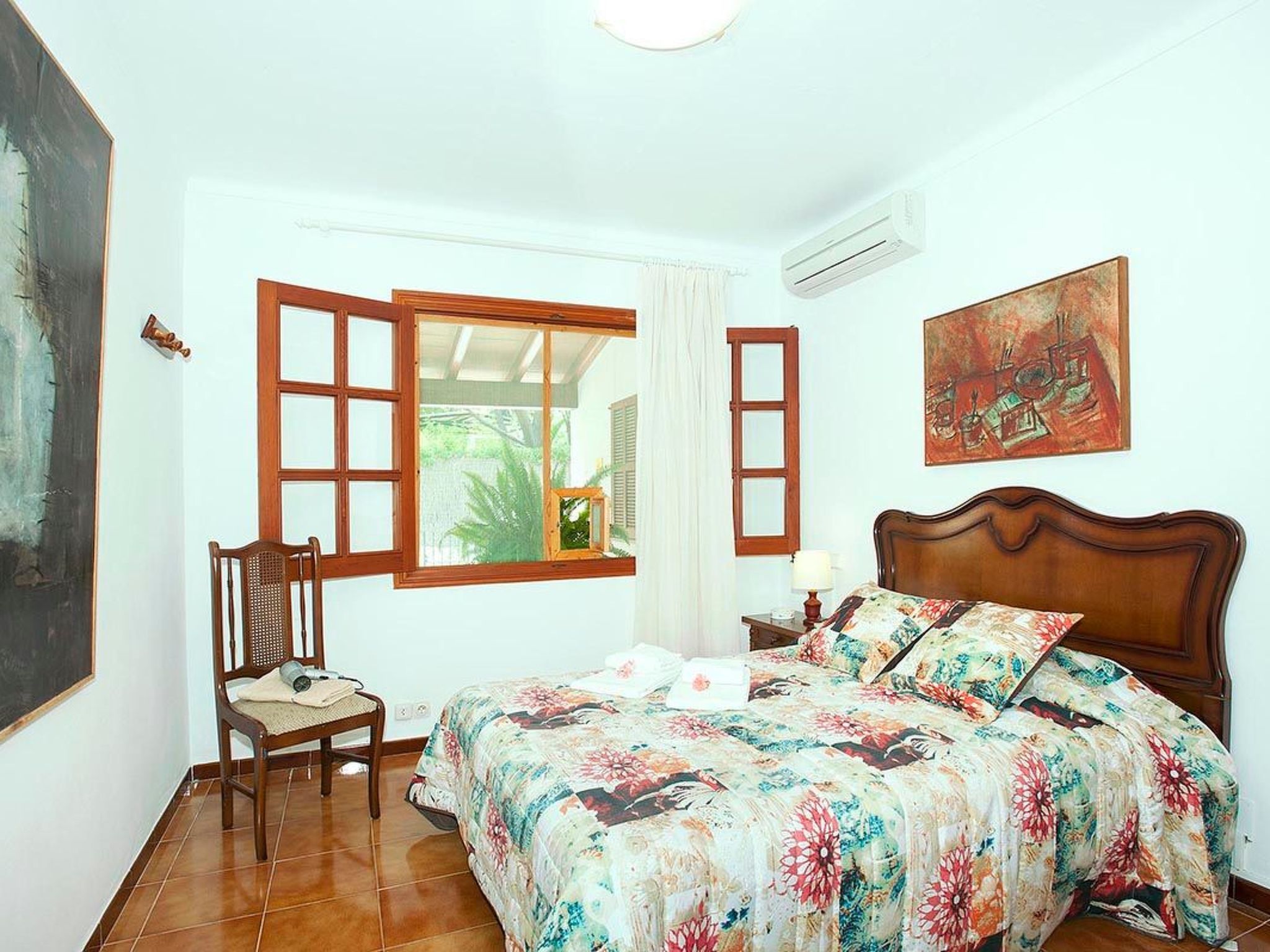 Villa 800 m vom Zentrum von Pollença entfernt-Drinnen