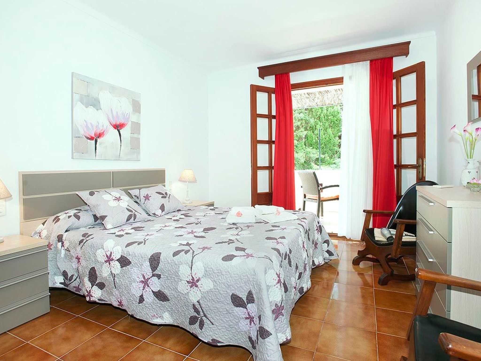 Villa 800 m vom Zentrum von Pollença entfernt-Drinnen