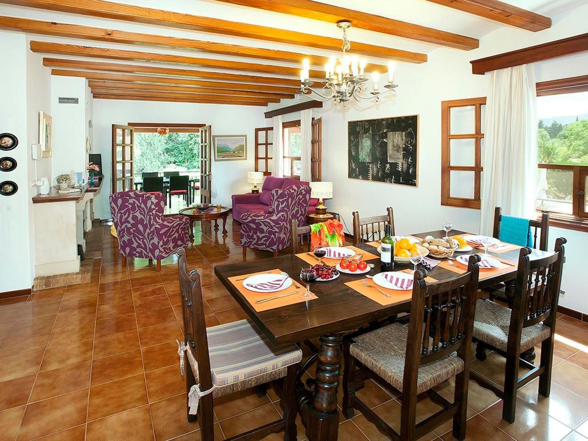 Villa 800 m vom Zentrum von Pollença entfernt-Drinnen