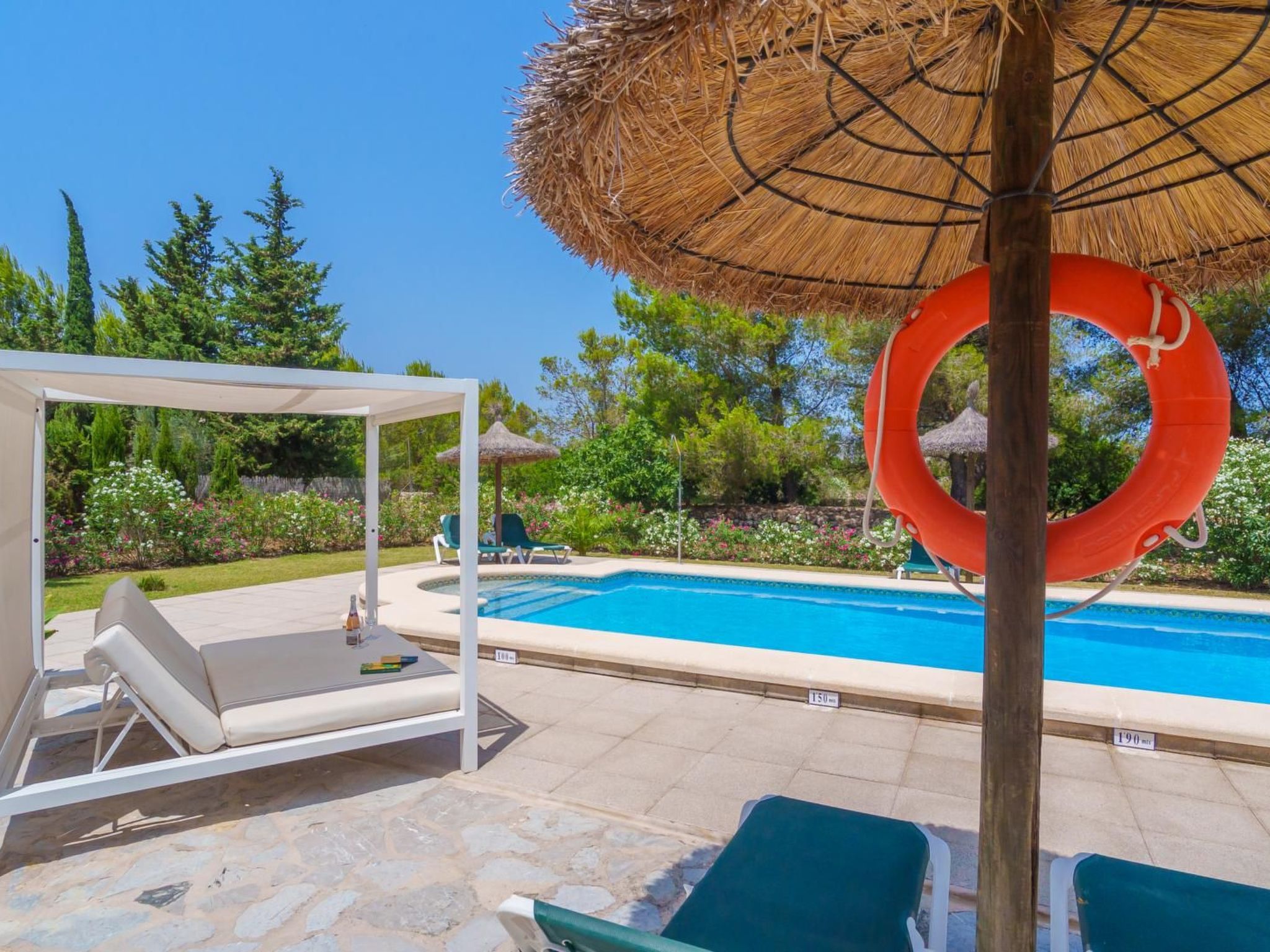 Grosses, komfortables Landhaus aus Stein auf drei Ebenen gebaut.-Draußen