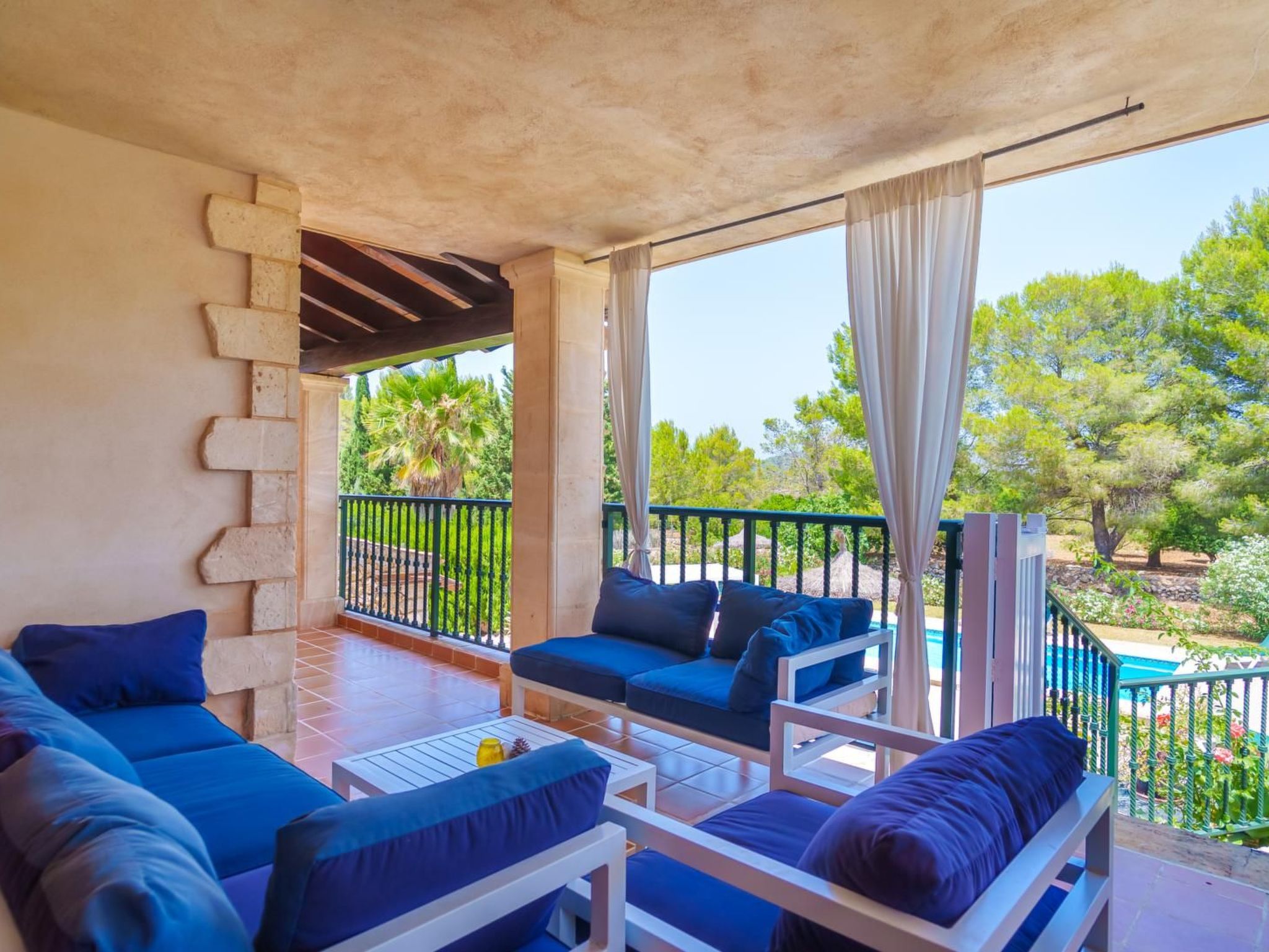 Grosses, komfortables Landhaus aus Stein auf drei Ebenen gebaut.-Drinnen