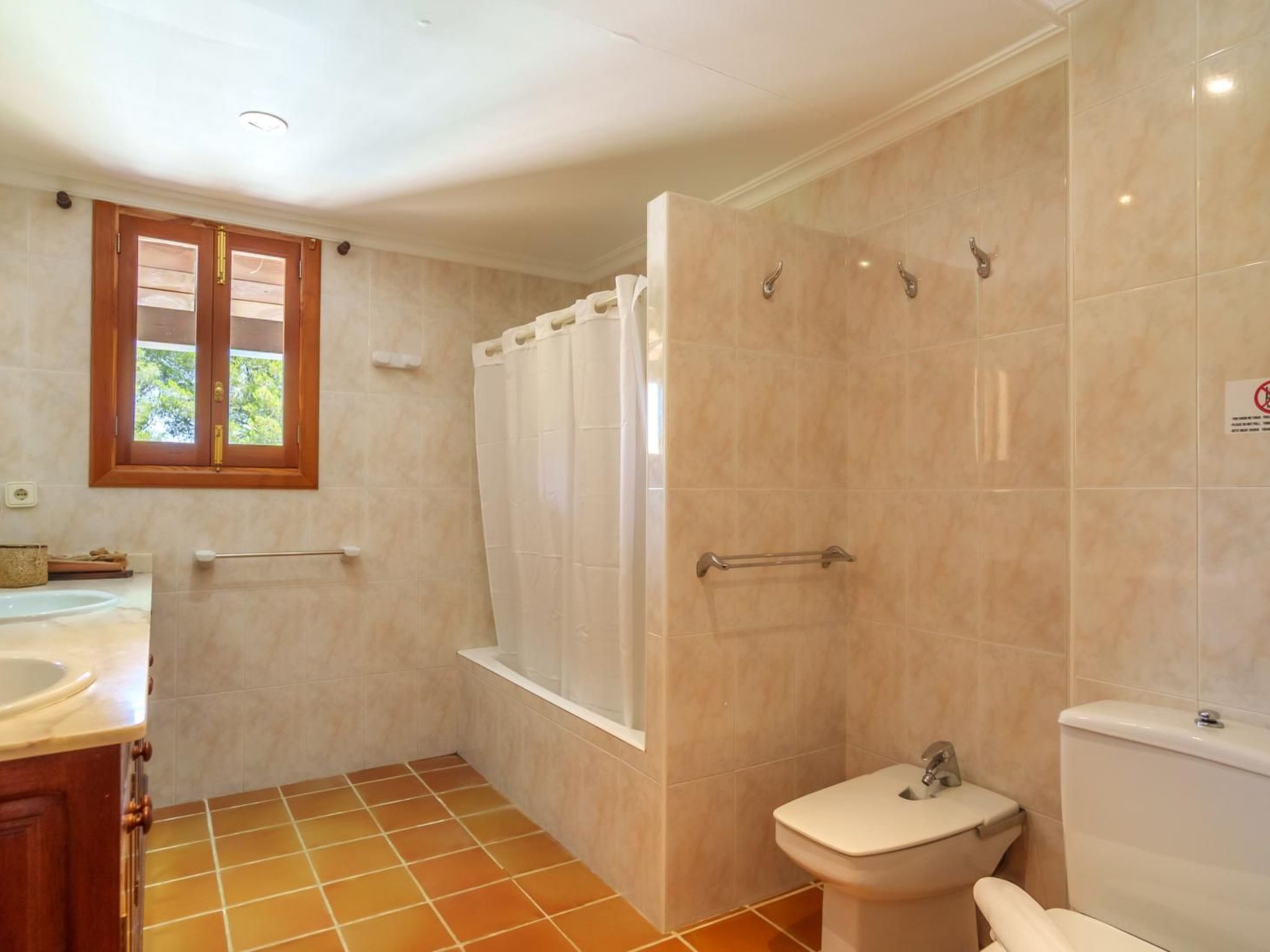 Grosses, komfortables Landhaus aus Stein auf drei Ebenen gebaut.-Drinnen