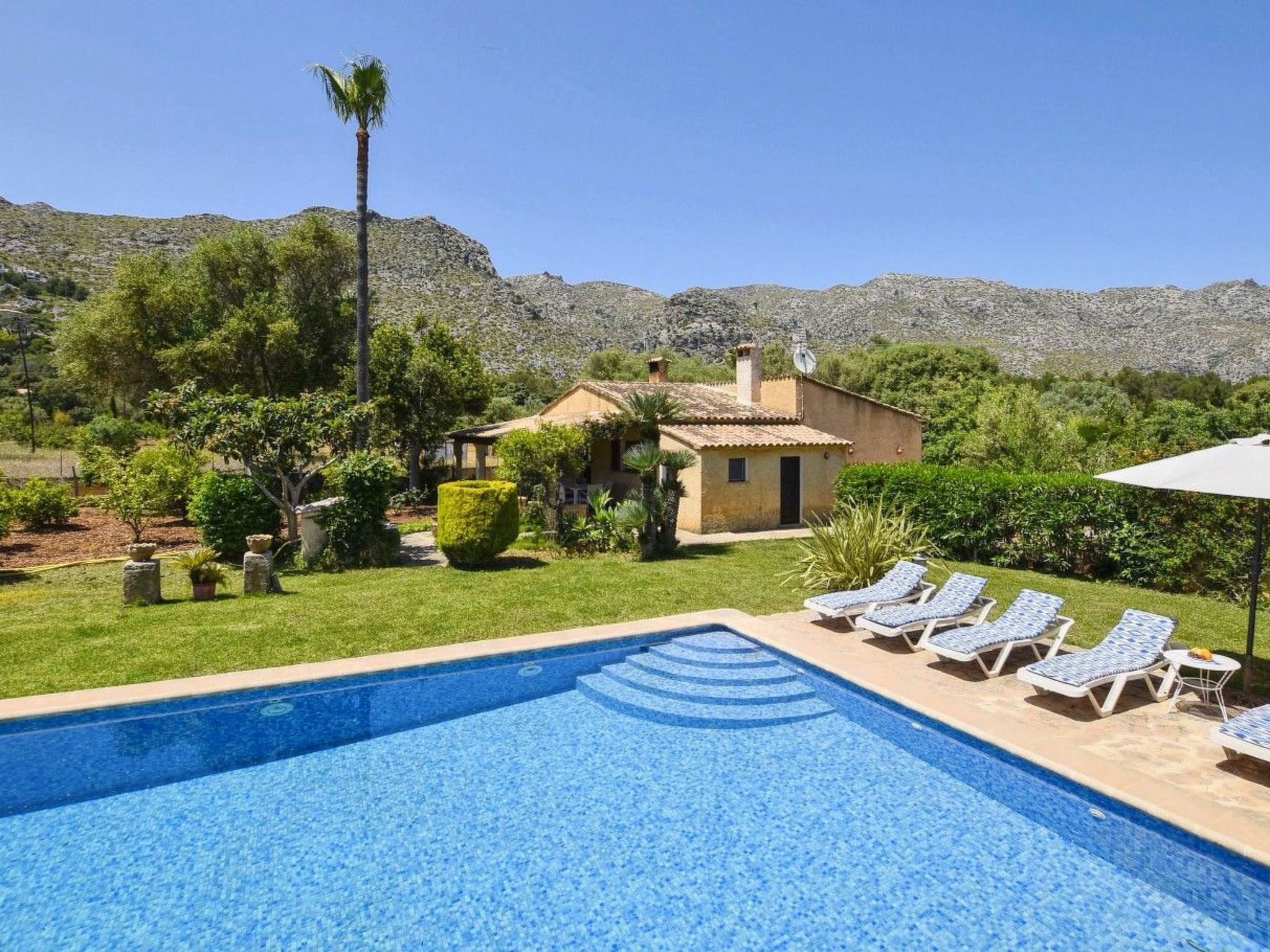 Haus mit Schwimmbad für 6 Personen 5 min vom Meer entfernt