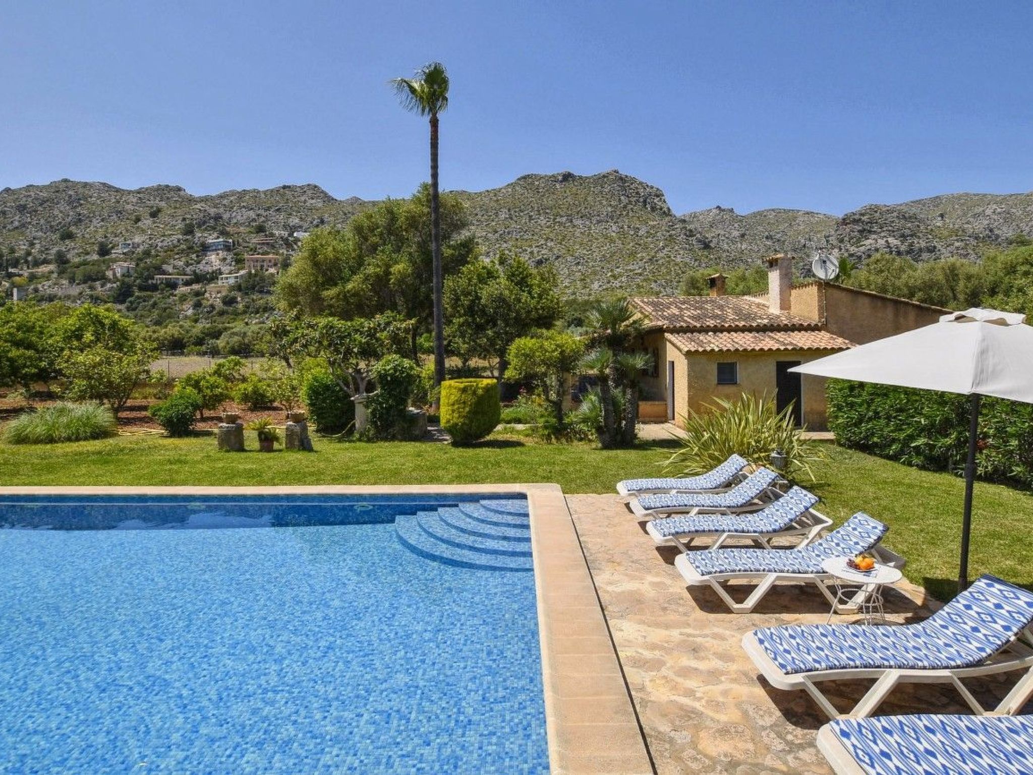 Haus mit Schwimmbad für 6 Personen 5 min vom Meer entfernt-Image-tags.info