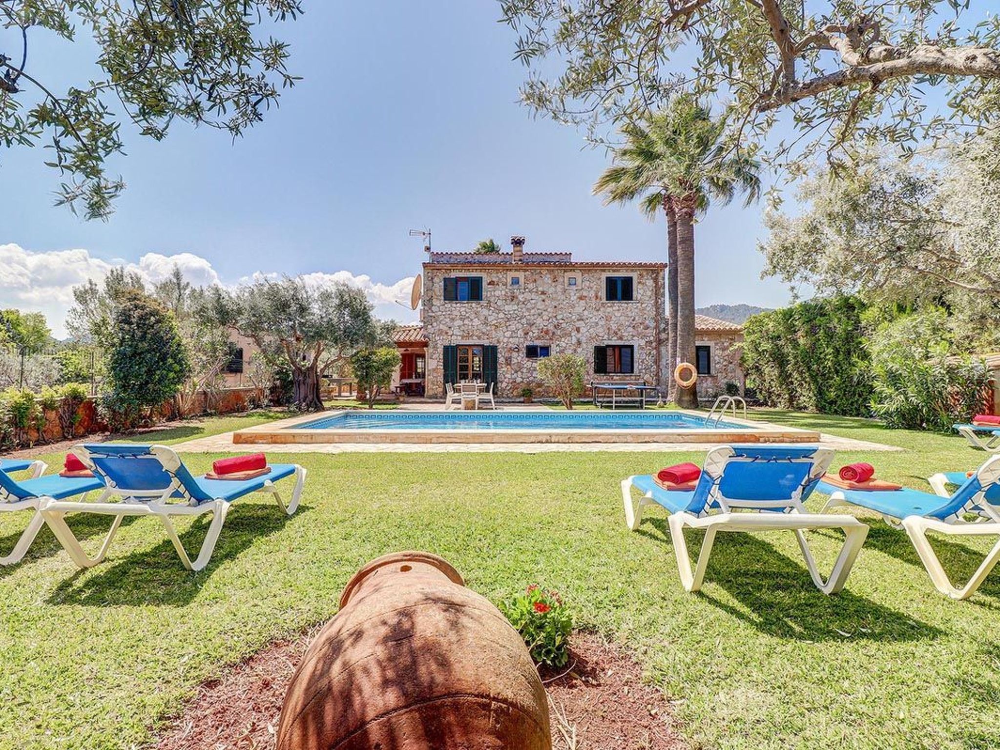 "Joan" mit privatem Pool-Binnen