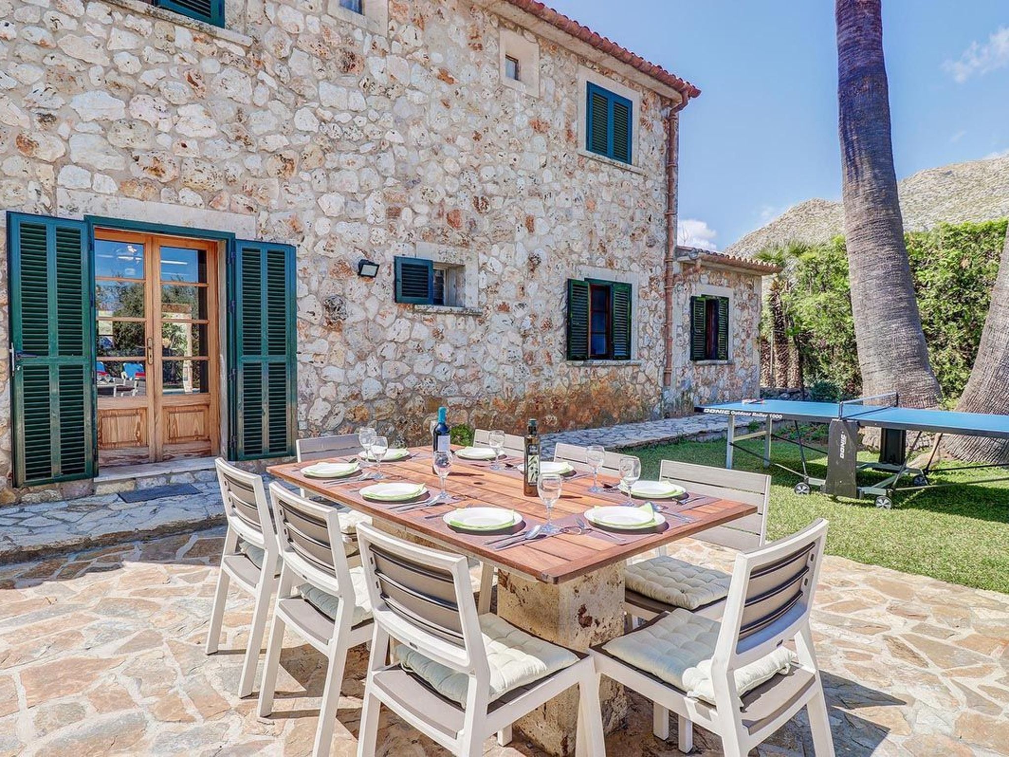 "Joan" mit privatem Pool-Binnen