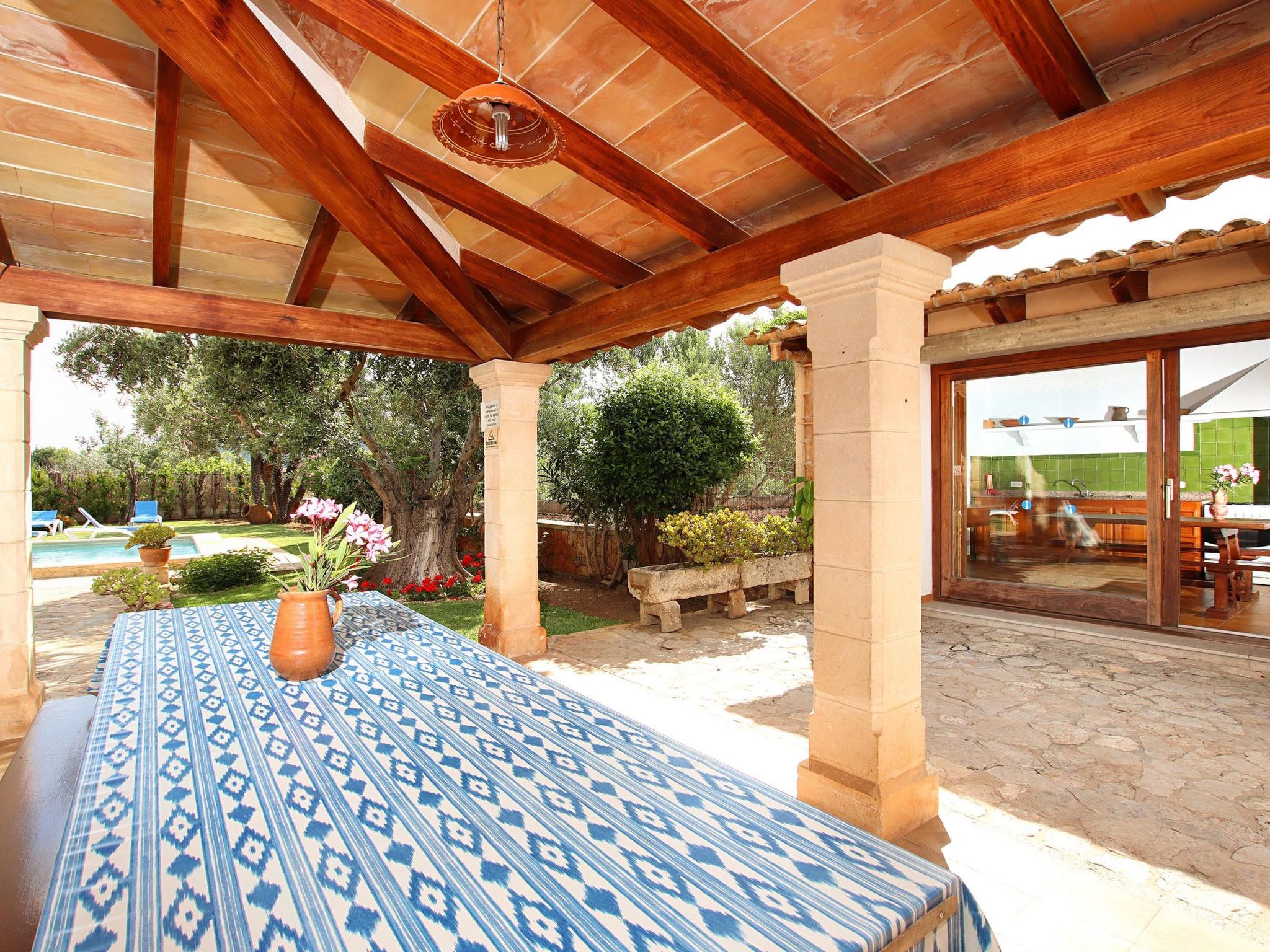 "Joan" mit privatem Pool-Binnen