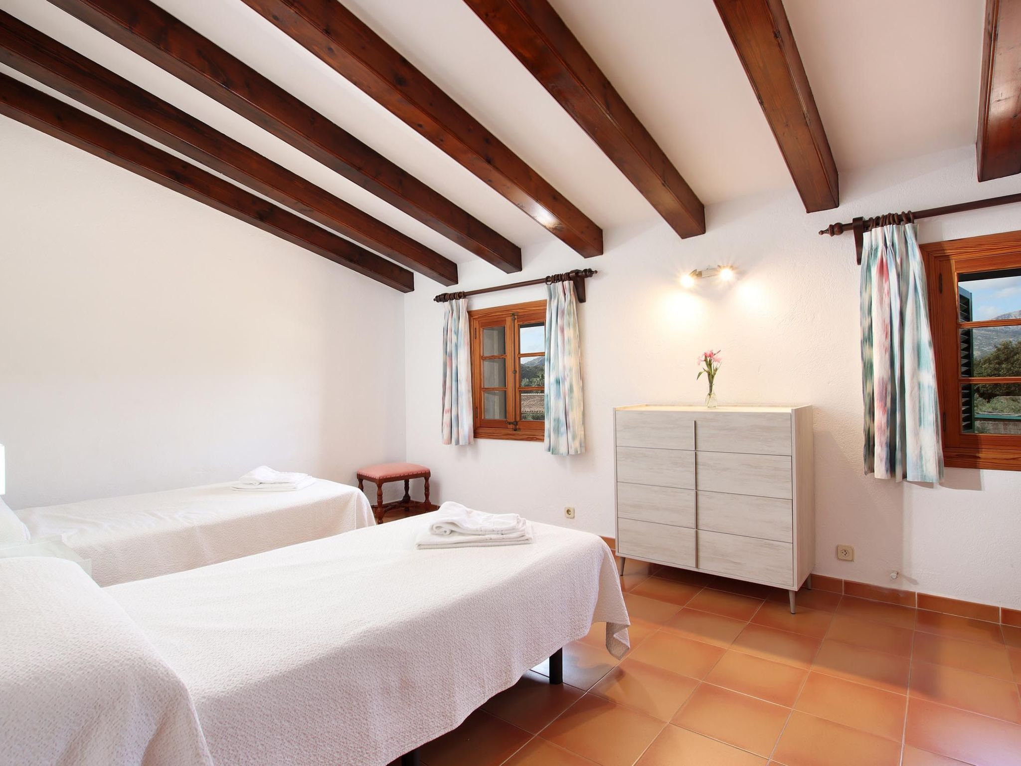 "Joan" mit privatem Pool-Binnen