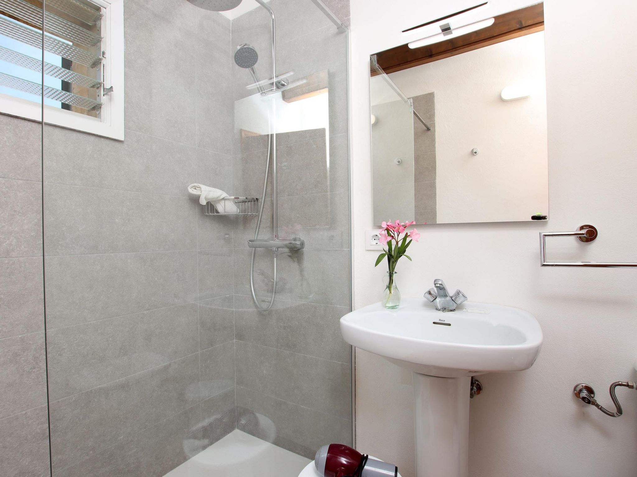 "Joan" mit privatem Pool-Binnen