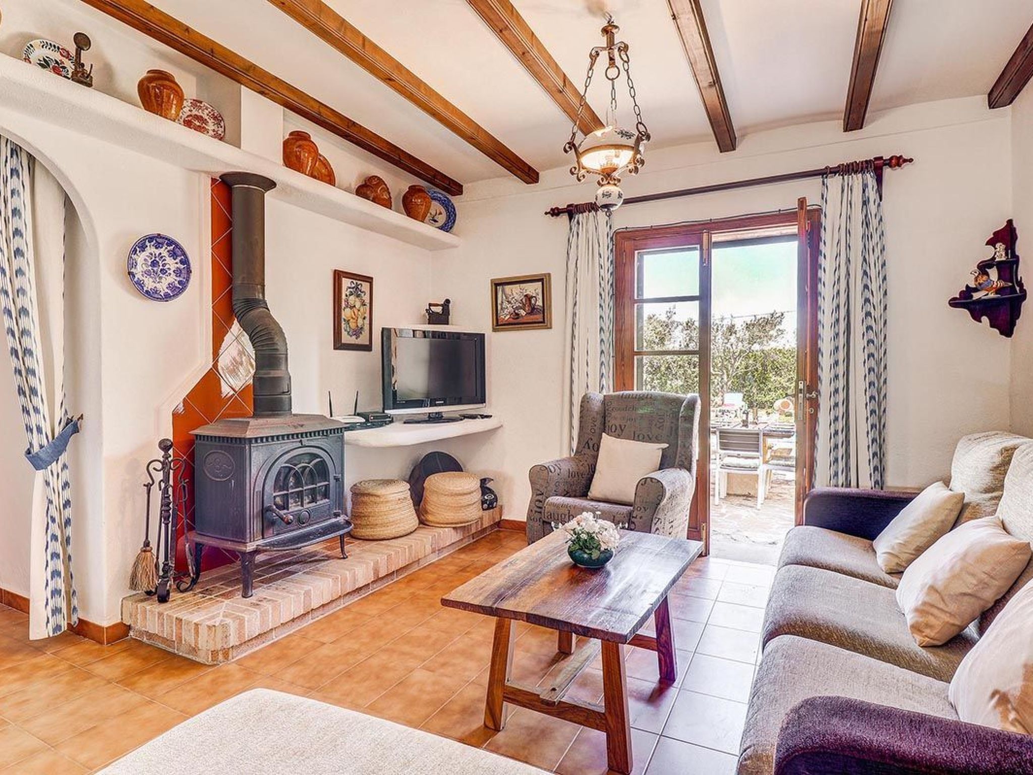 "Joan" mit privatem Pool-Binnen