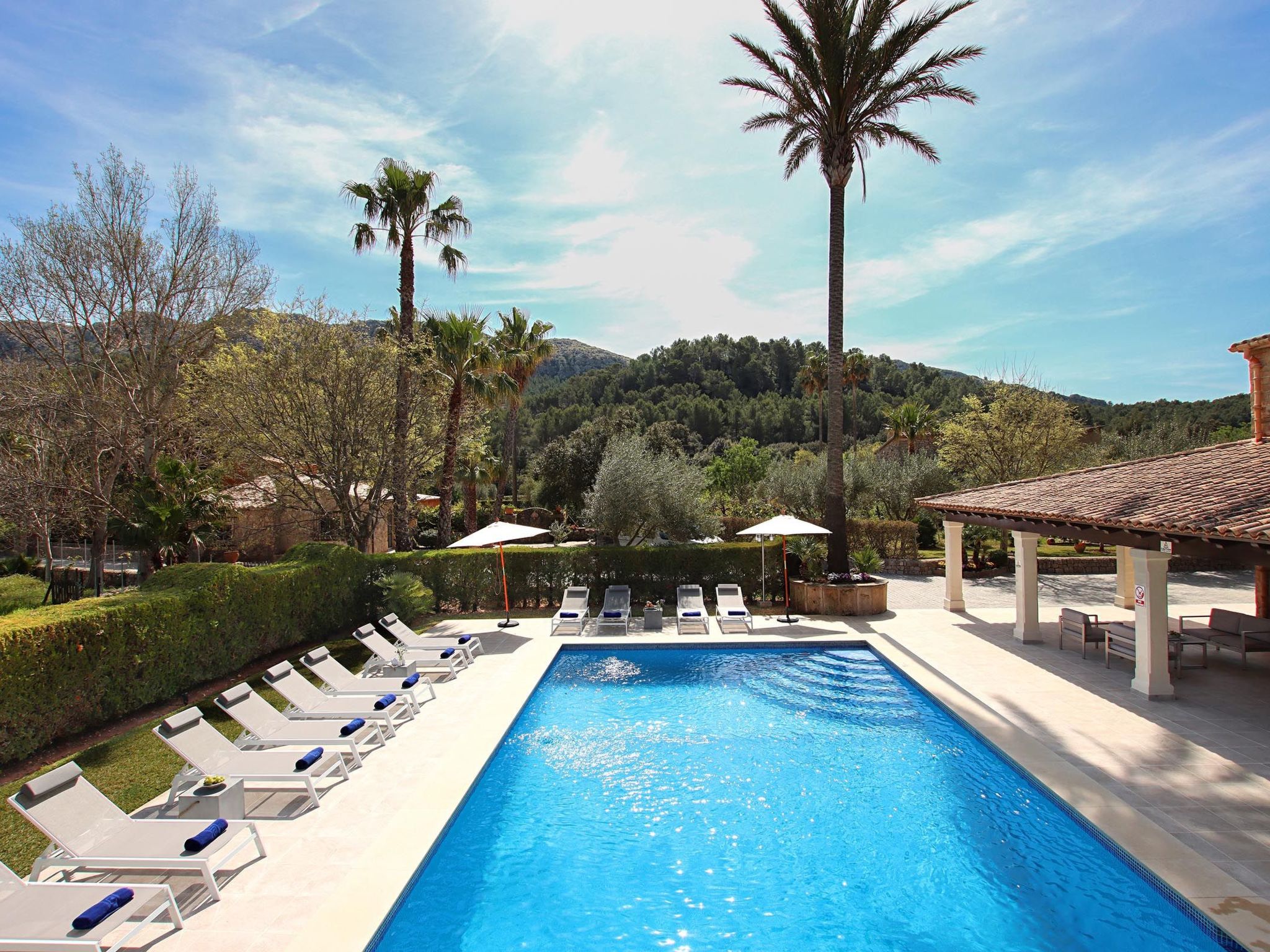 Beeindruckende große Villa in der Nähe von Cala San Vicente-Binnen