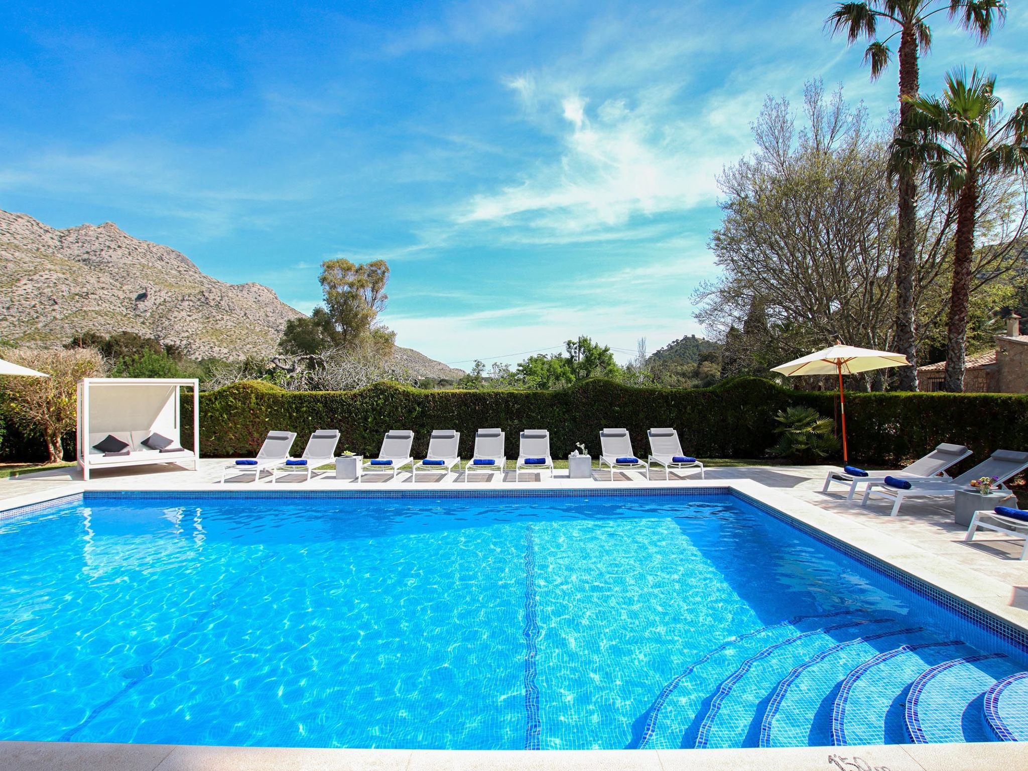 Beeindruckende große Villa in der Nähe von Cala San Vicente-Binnen