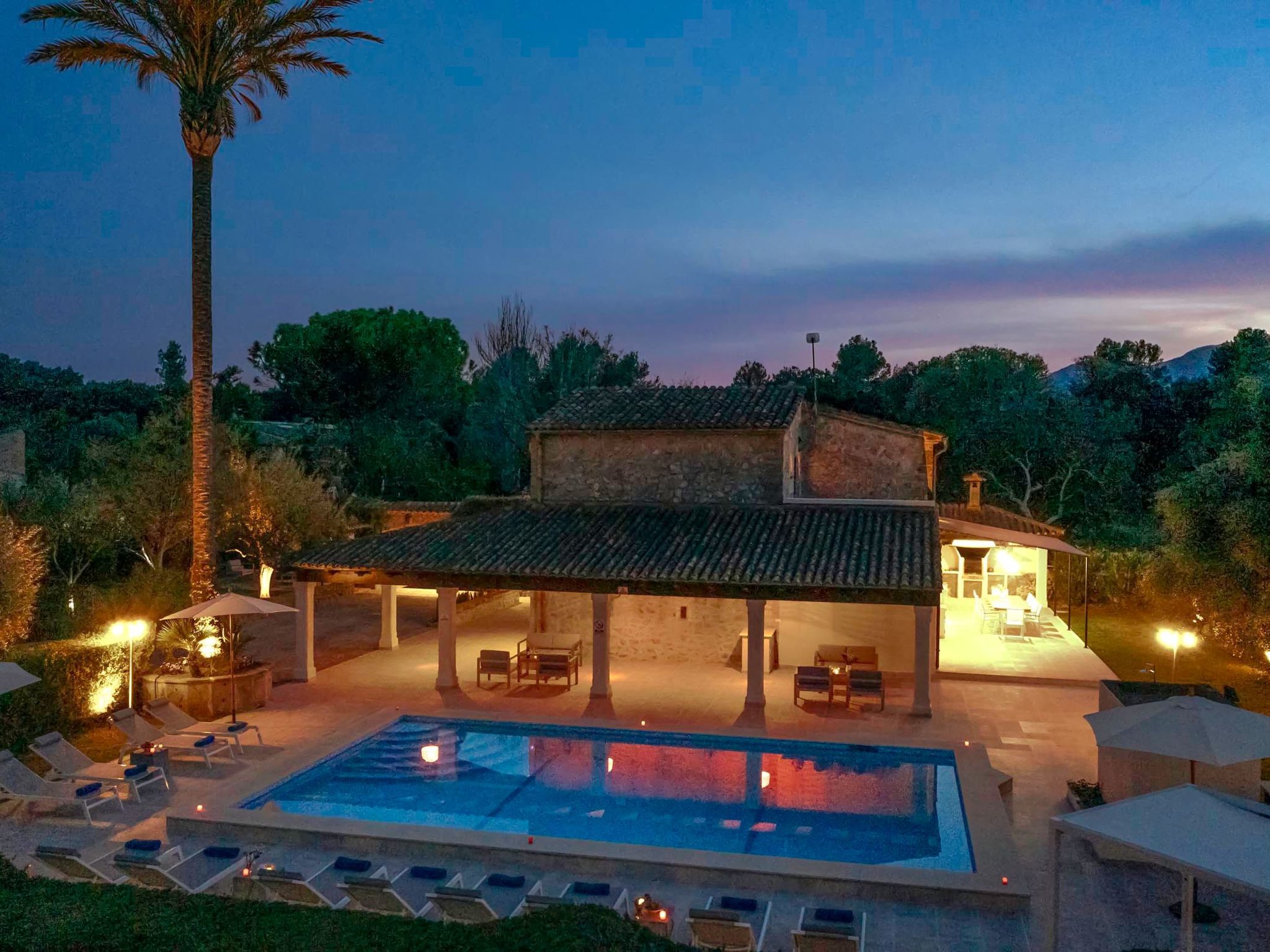 Beeindruckende große Villa in der Nähe von Cala San Vicente-Binnen