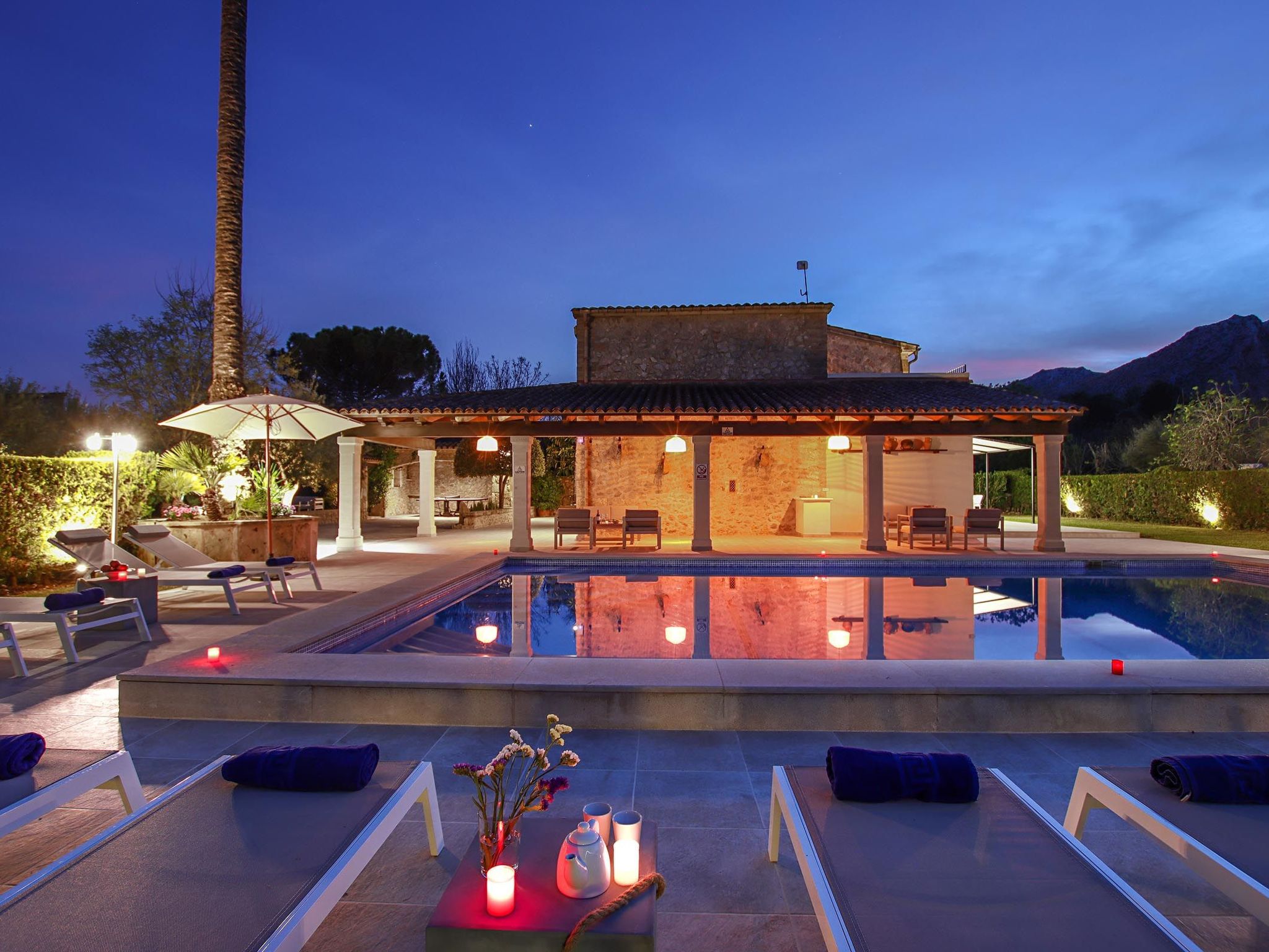 Beeindruckende große Villa in der Nähe von Cala San Vicente-Binnen