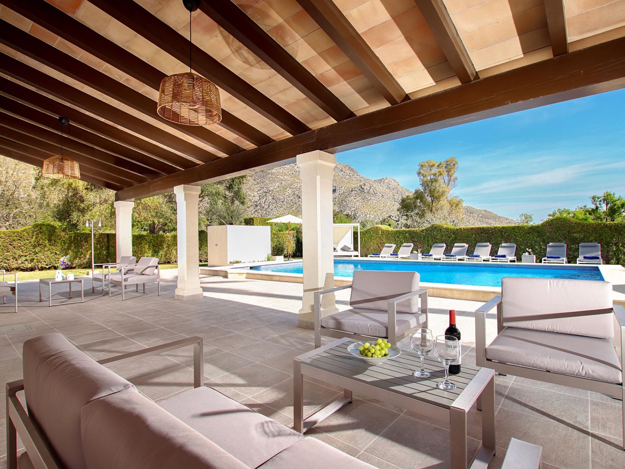 Beeindruckende große Villa in der Nähe von Cala San Vicente-Binnen