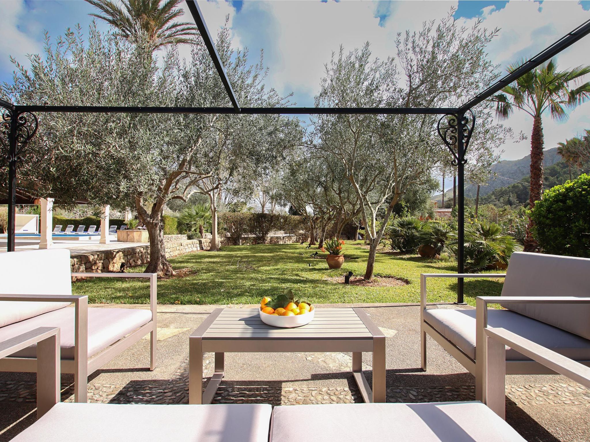 Beeindruckende große Villa in der Nähe von Cala San Vicente-Binnen