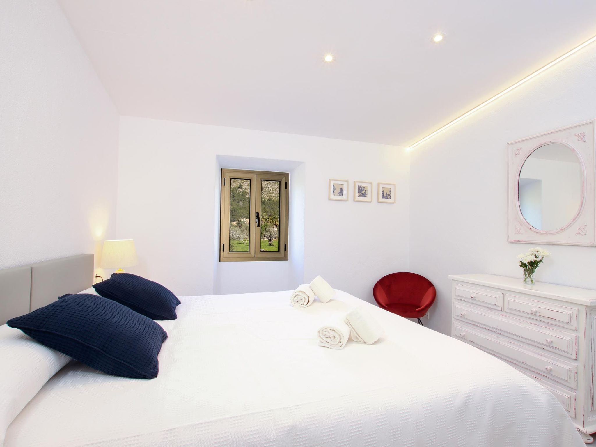 Beeindruckende große Villa in der Nähe von Cala San Vicente-Binnen