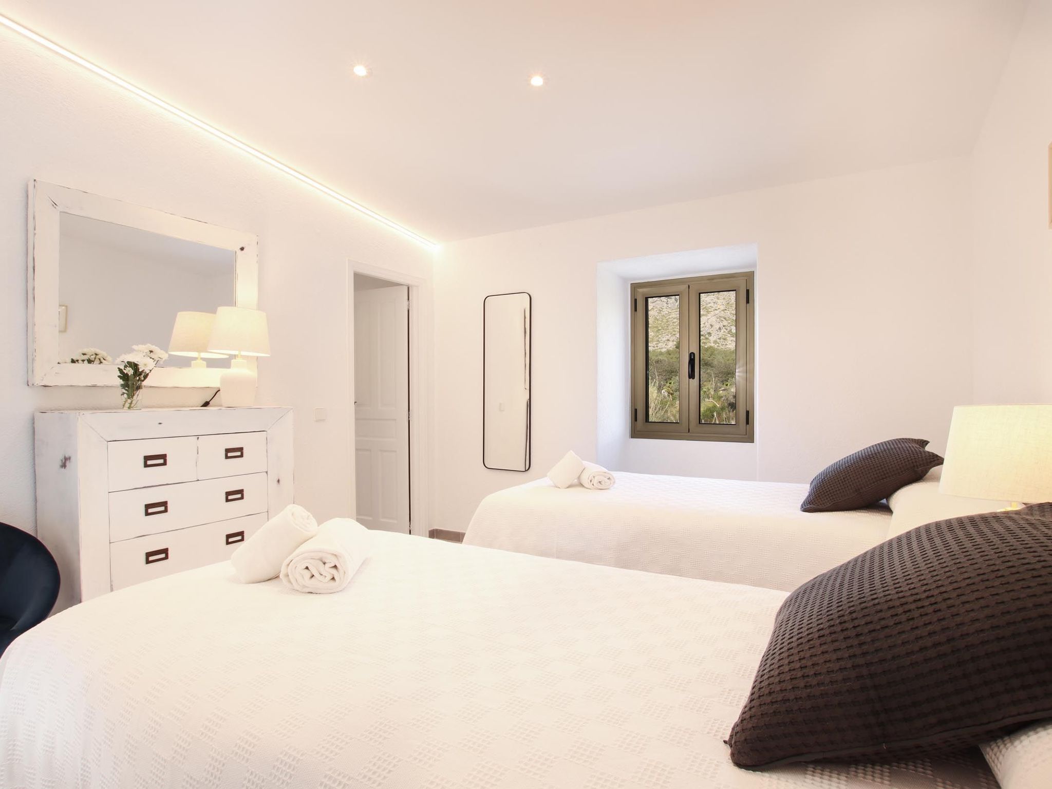 Beeindruckende große Villa in der Nähe von Cala San Vicente-Binnen