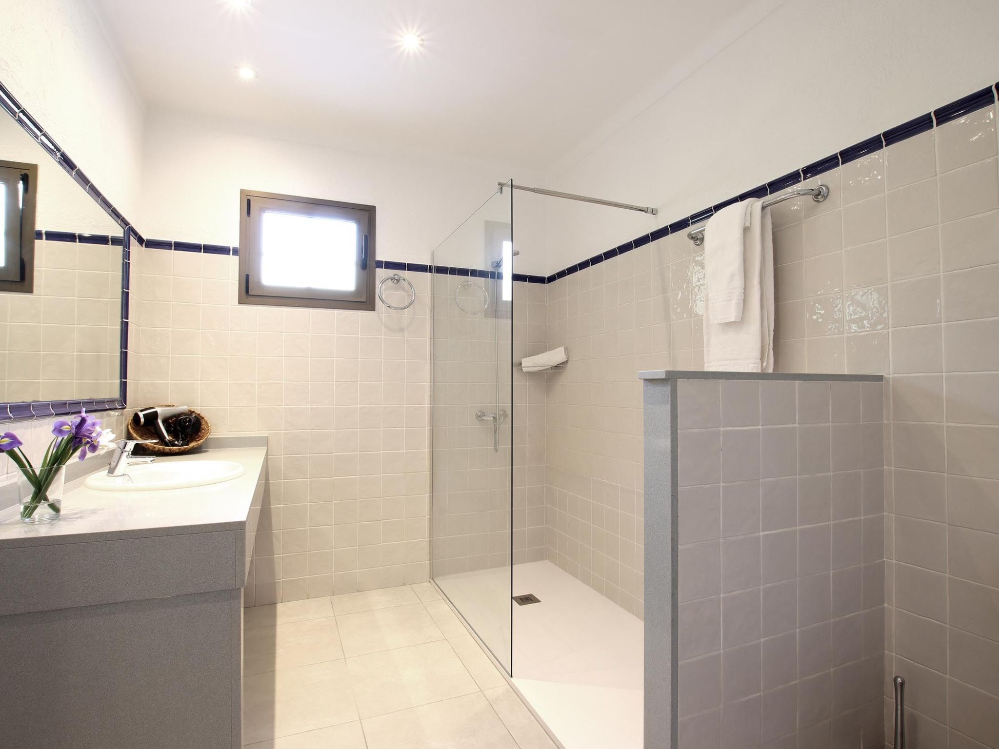 Beeindruckende große Villa in der Nähe von Cala San Vicente-Binnen